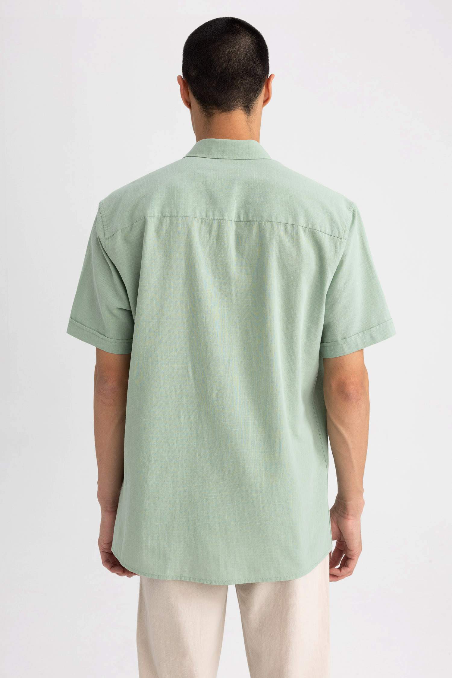 қалыпты пішім Қысқа жеңді жейде