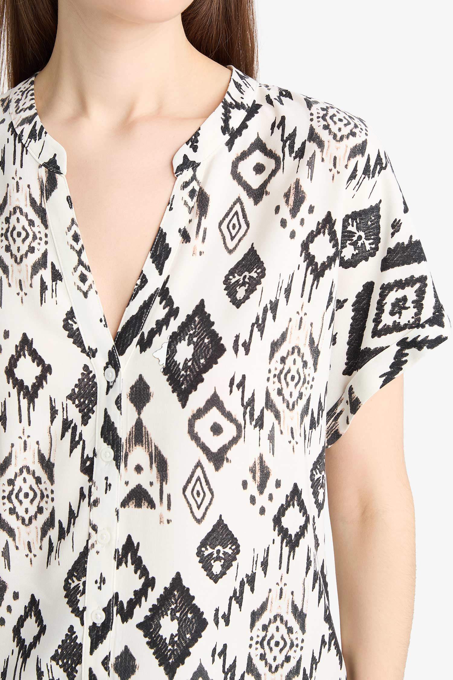 Regular Fit Crew Neck Printed Short Sleeve Shirt
