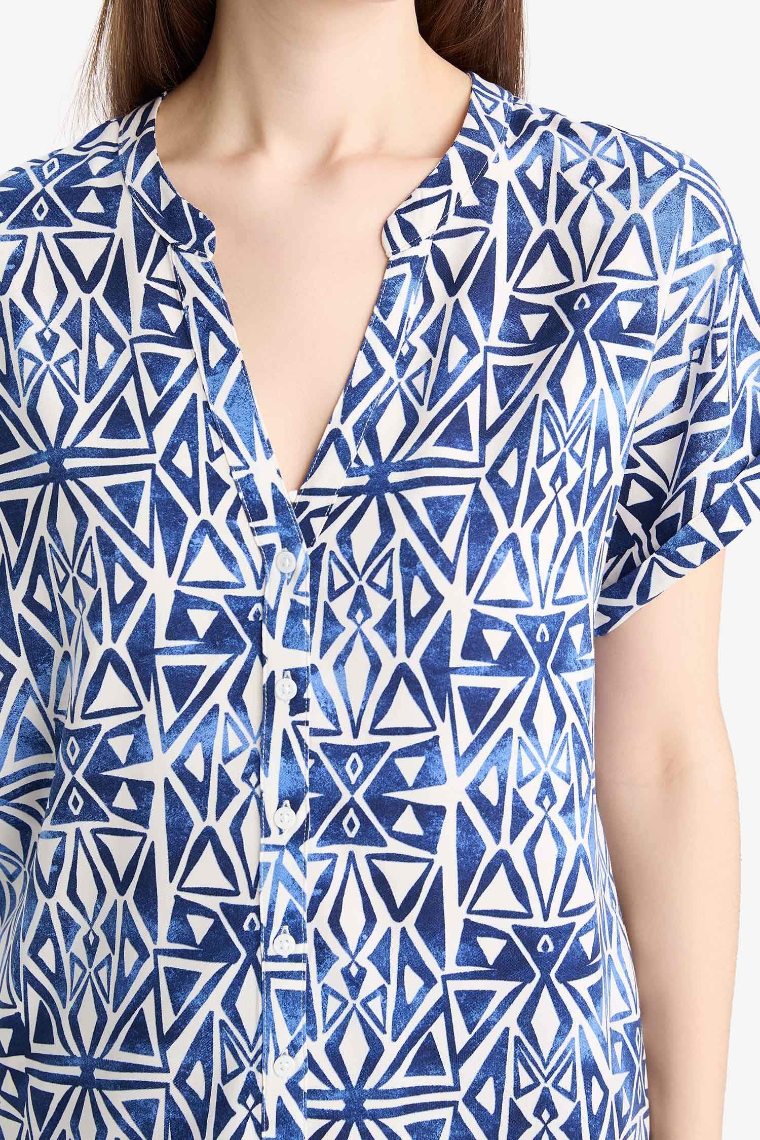 قميص مطبوع قصة عادية بياقة مستديرة