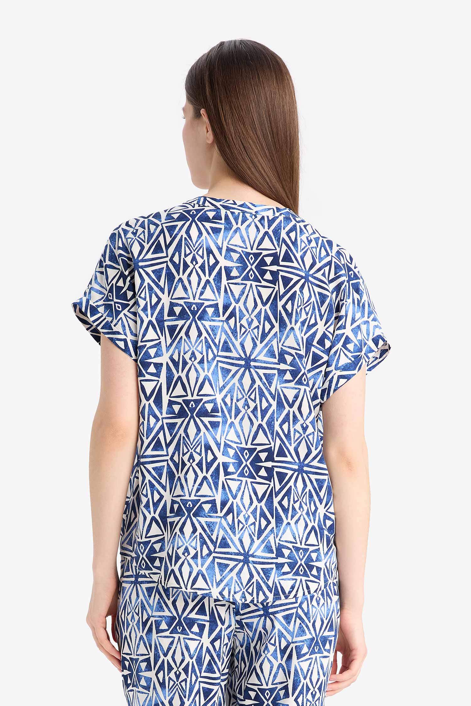 قميص مطبوع قصة عادية بياقة مستديرة