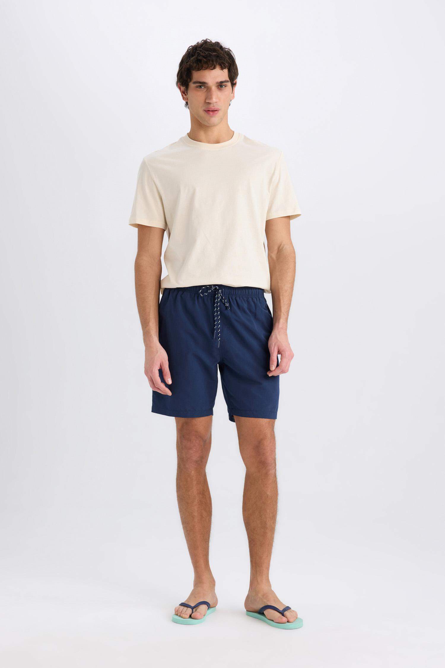 شورت بحر قصير قصة عادية