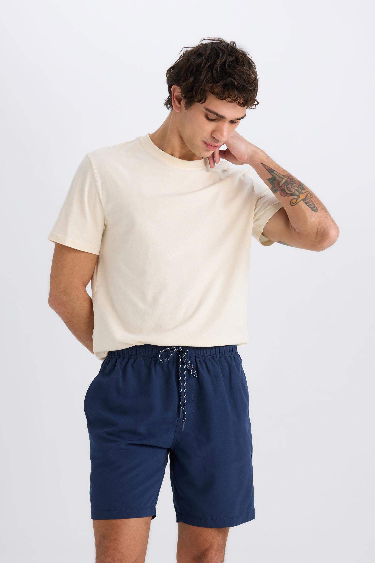 شورت بحر قصير قصة عادية