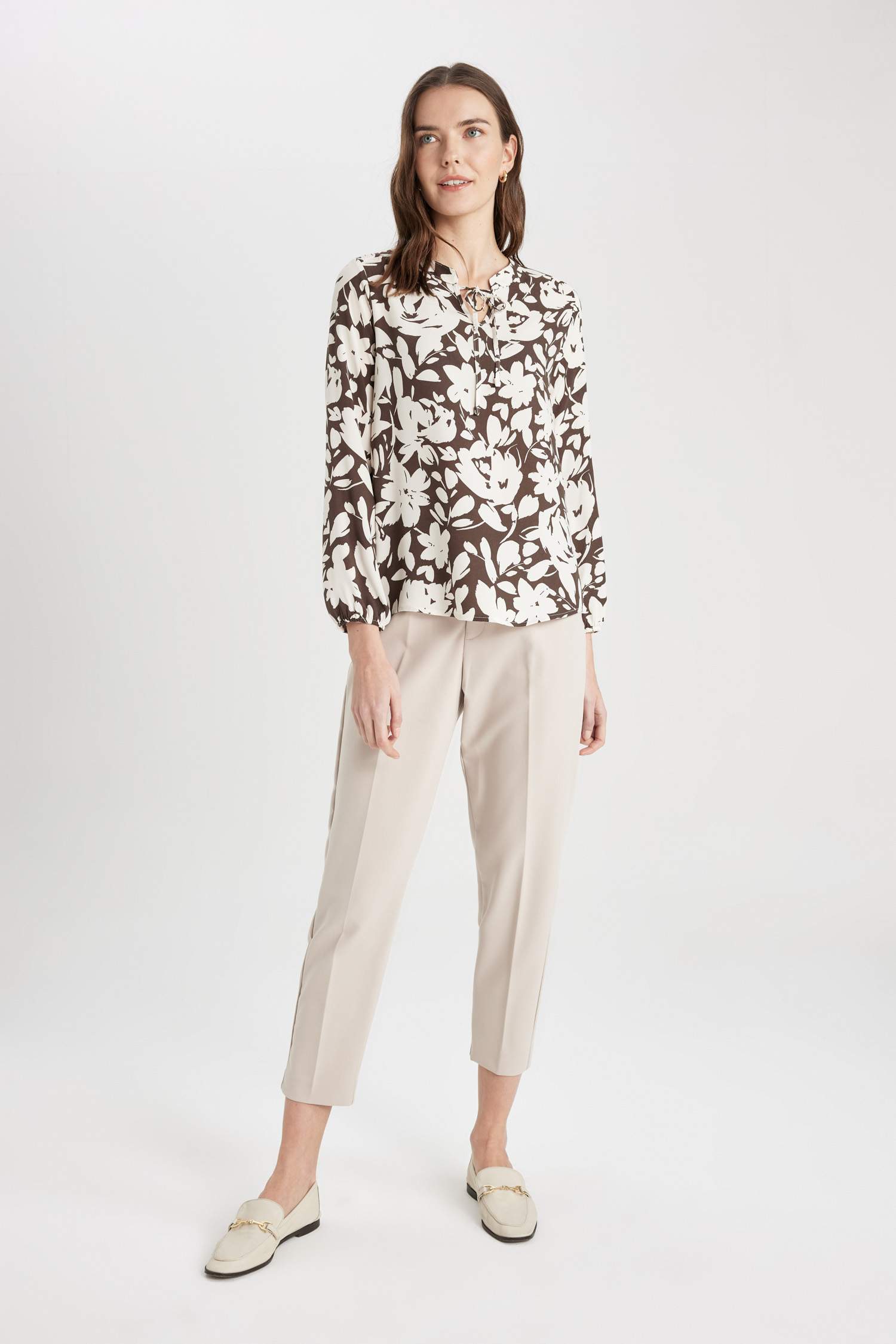 بلوزة قصة عادية بياخة مستديرة