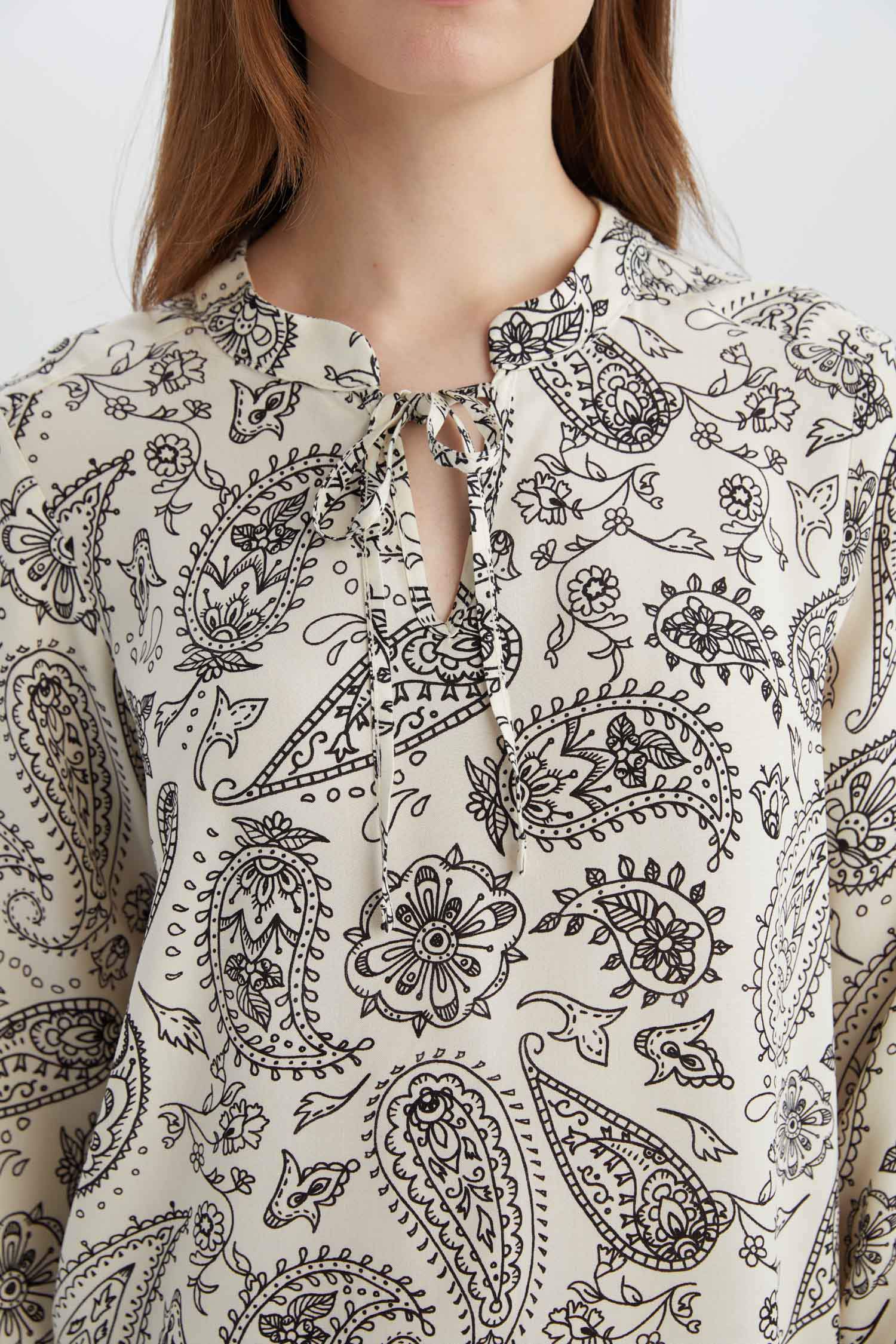 қалыпты пішім басып шығарылған с мойын Ұзын Жеңді Блуза