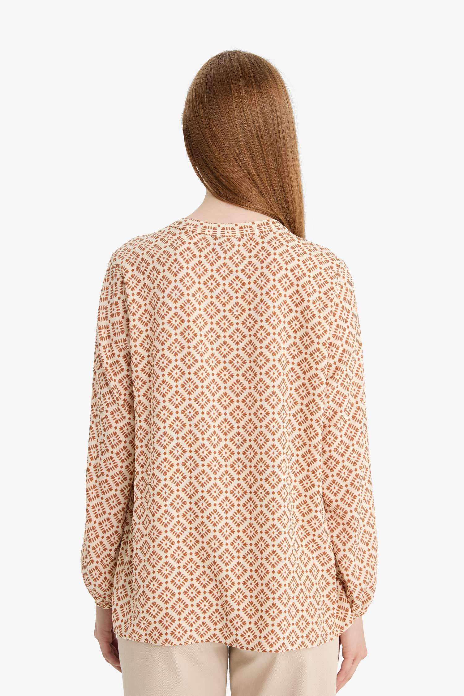 Regular Fit Bağcıklı Yaka Desenli Uzun Kollu Bluz