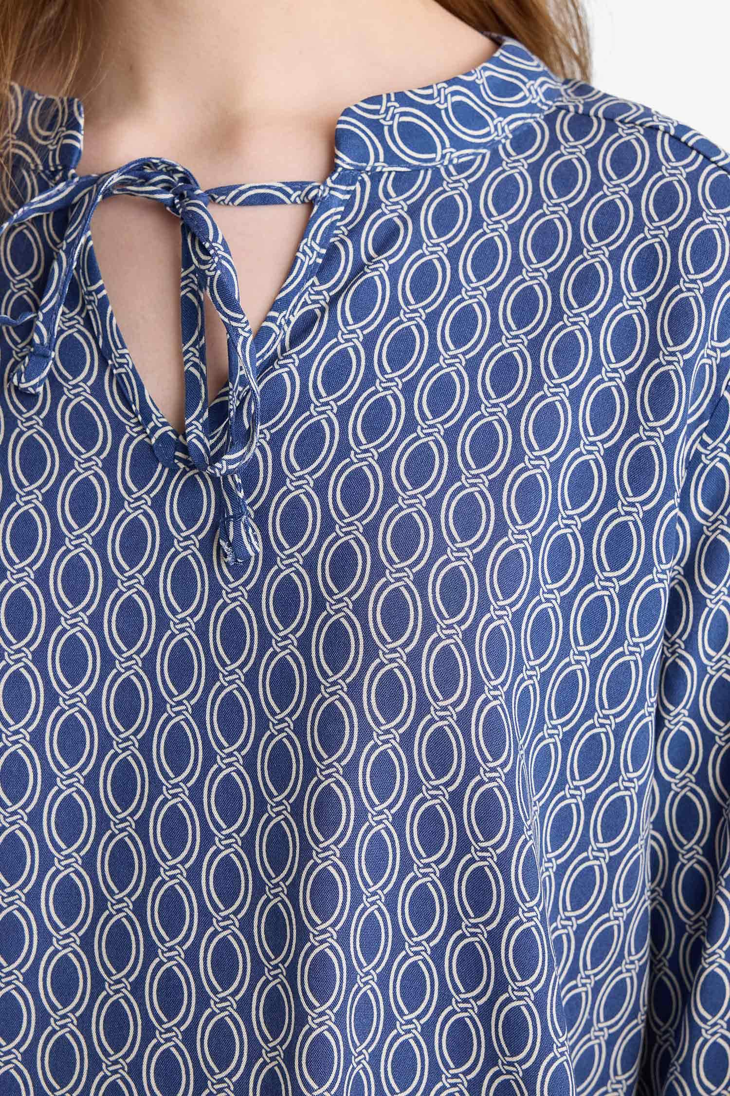 Regular Fit Bağcıklı Yaka Desenli Uzun Kollu Bluz