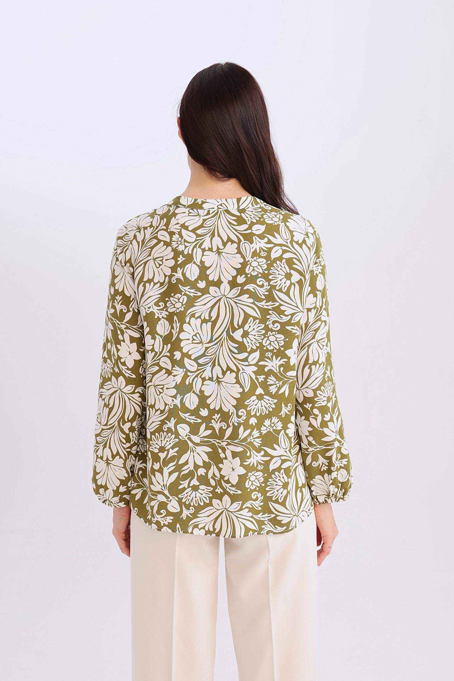 بلوزة ردن طويل قصة عادية بياخة مستديرة