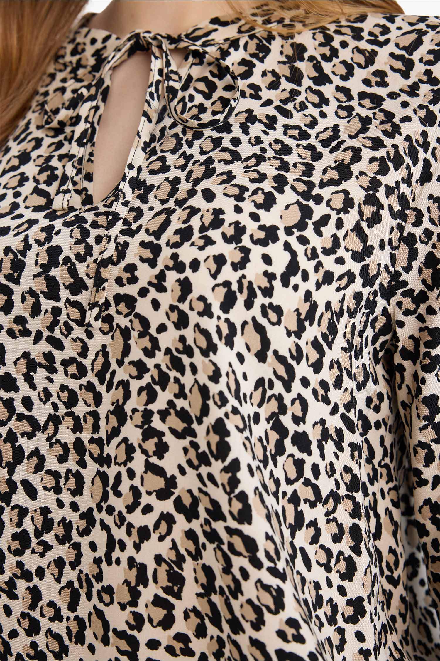 Regular Fit Bisiklet Yaka Leopar Desenli Uzun Kollu Bluz