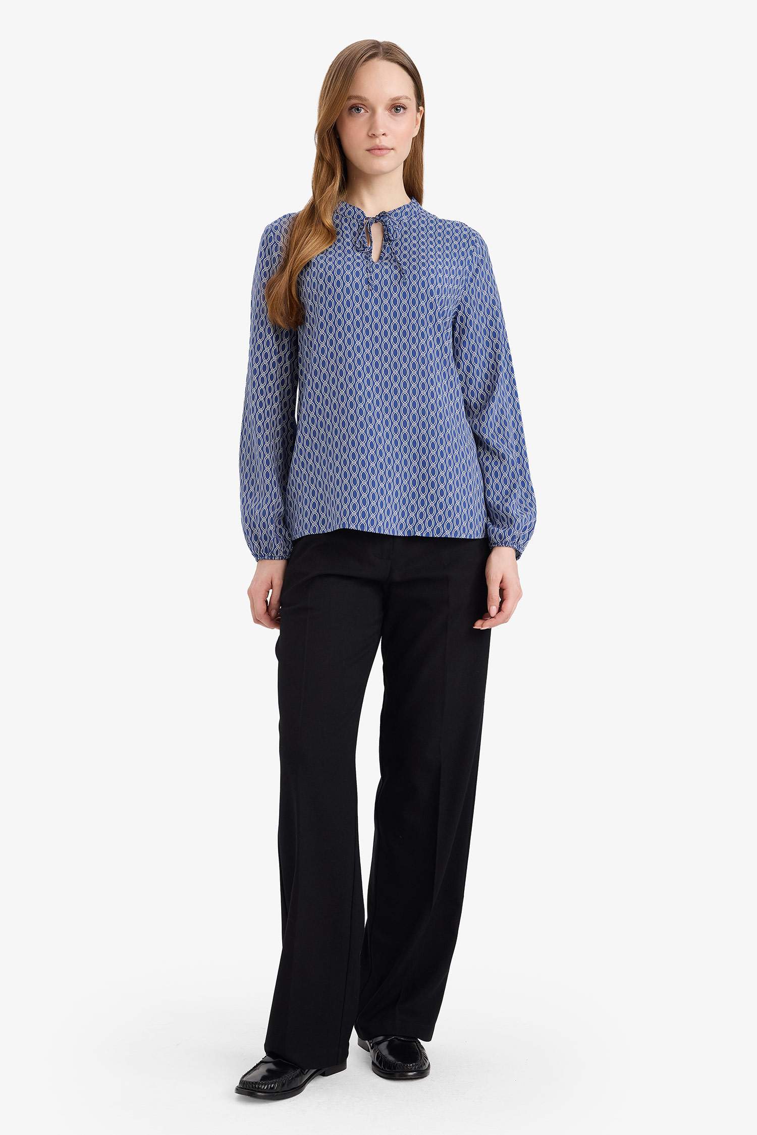 بلوزة كم طويل مطبوعة قصة عادية بياقة مستديرة