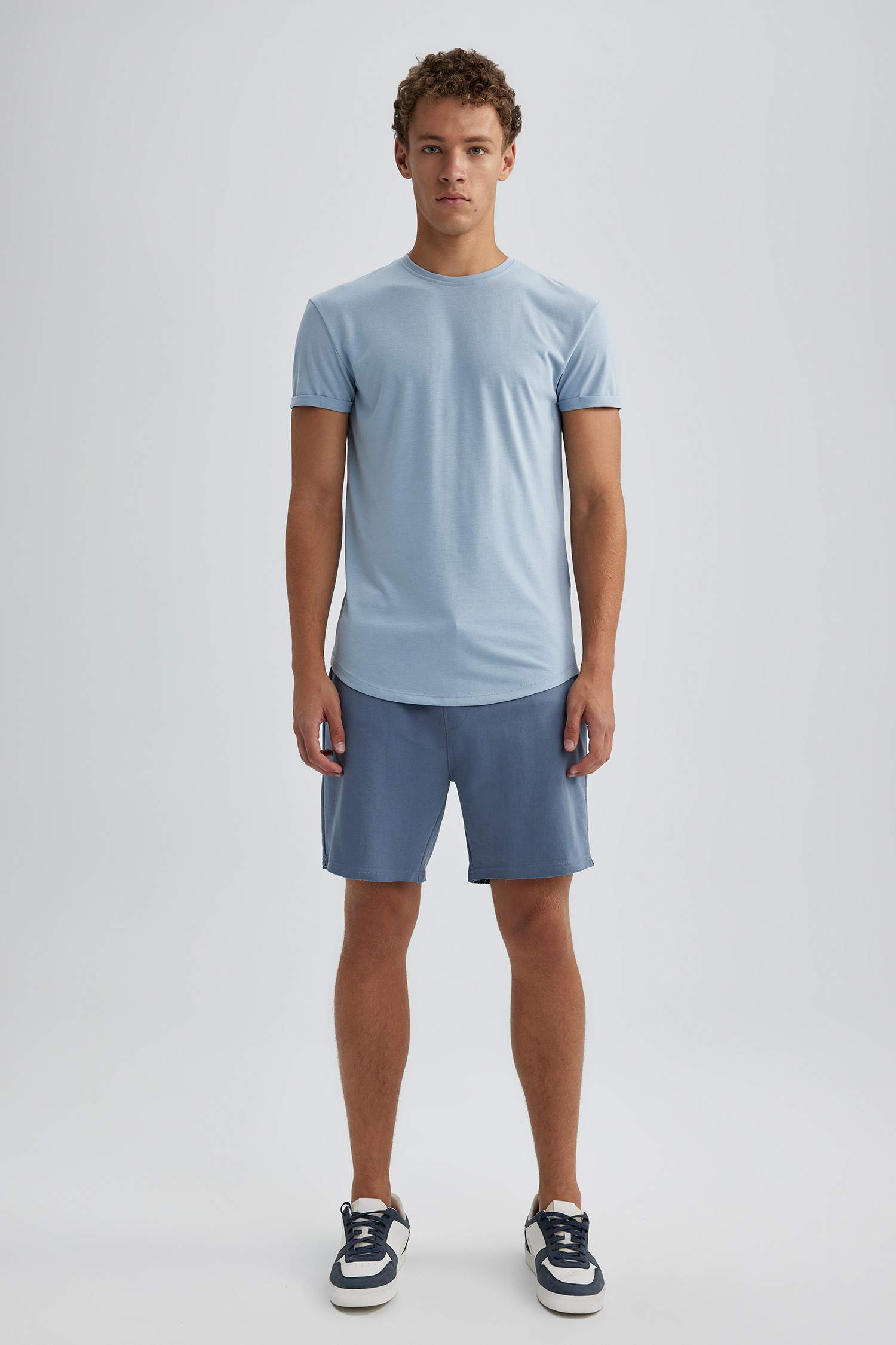 дөңгелек жаға Қысқа жеңді футболка