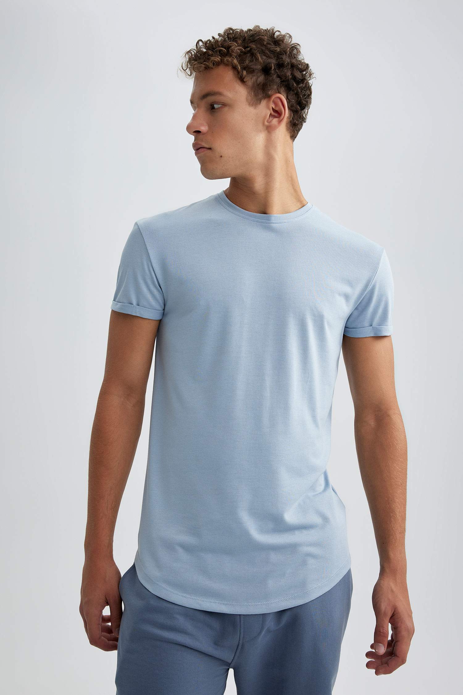 дөңгелек жаға Қысқа жеңді футболка