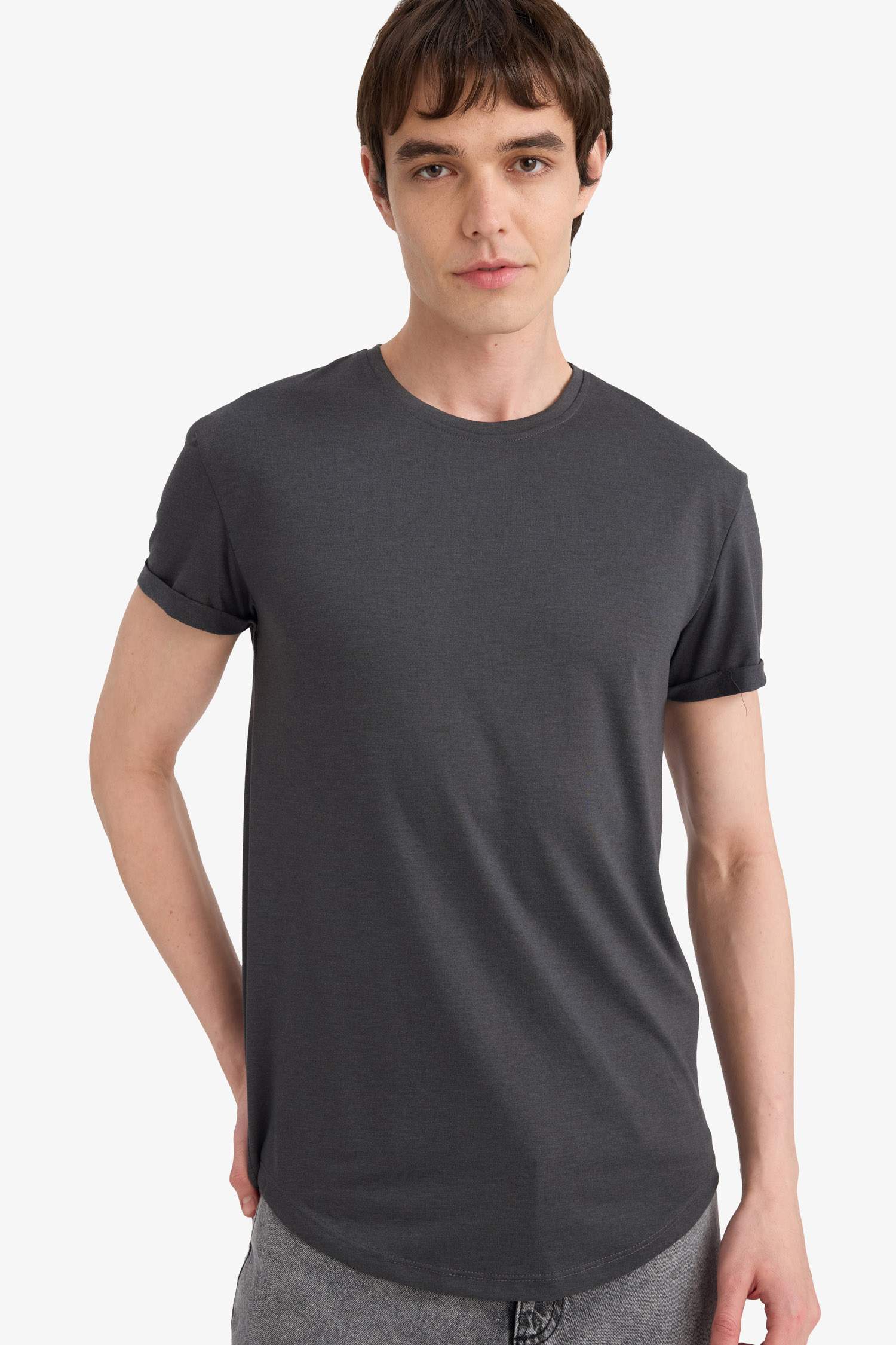 تيشيرت طويل عادي برقبة مستديرة