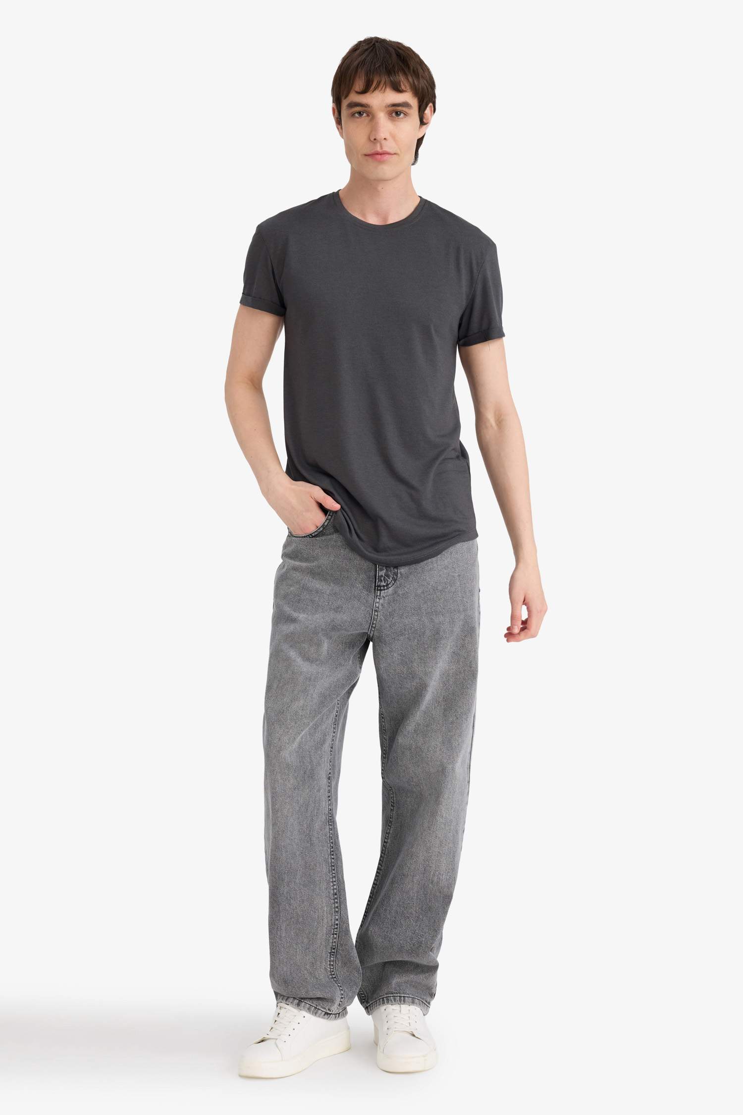 تيشيرت طويل عادي برقبة مستديرة