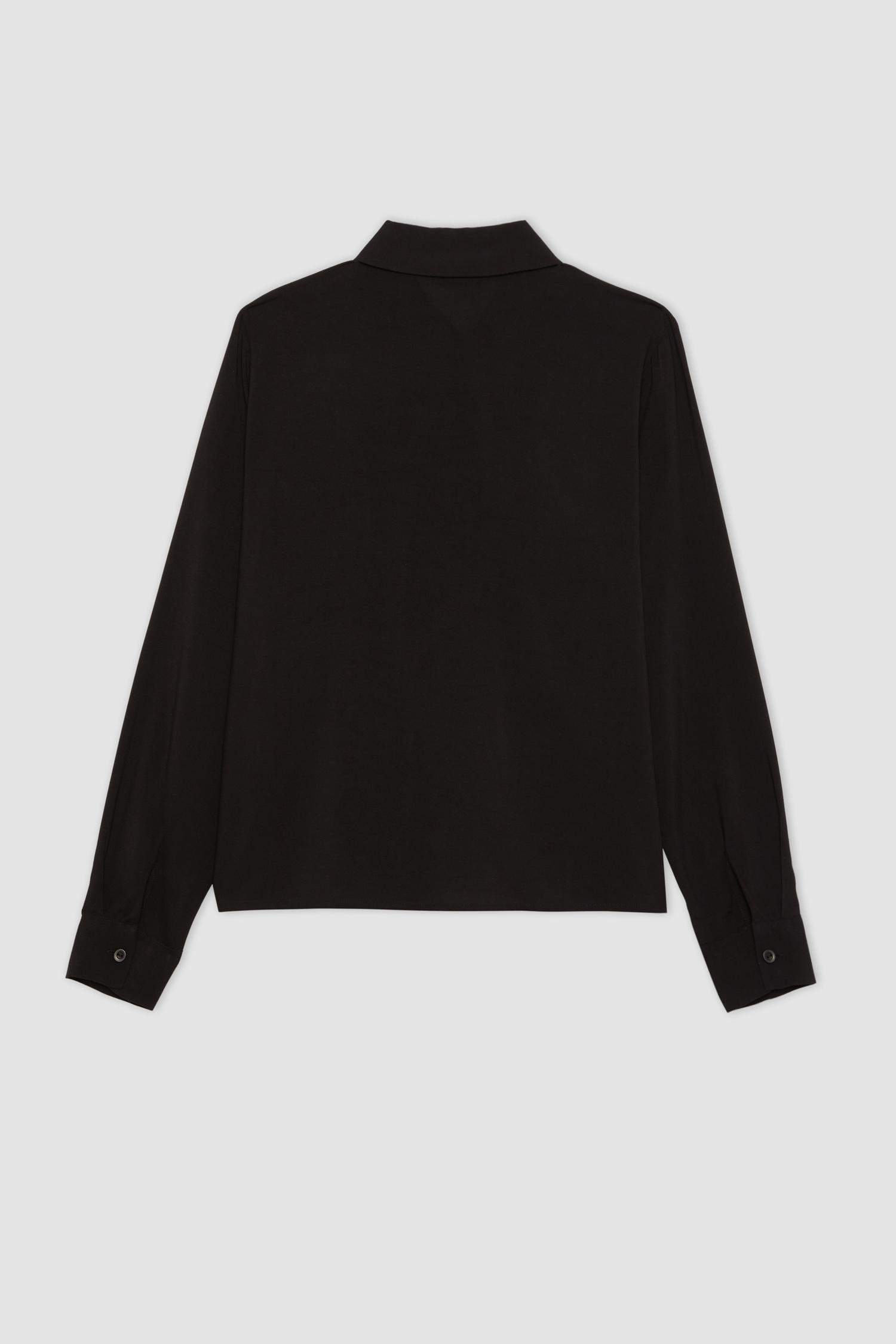 قميص كم طويل قصة عادية