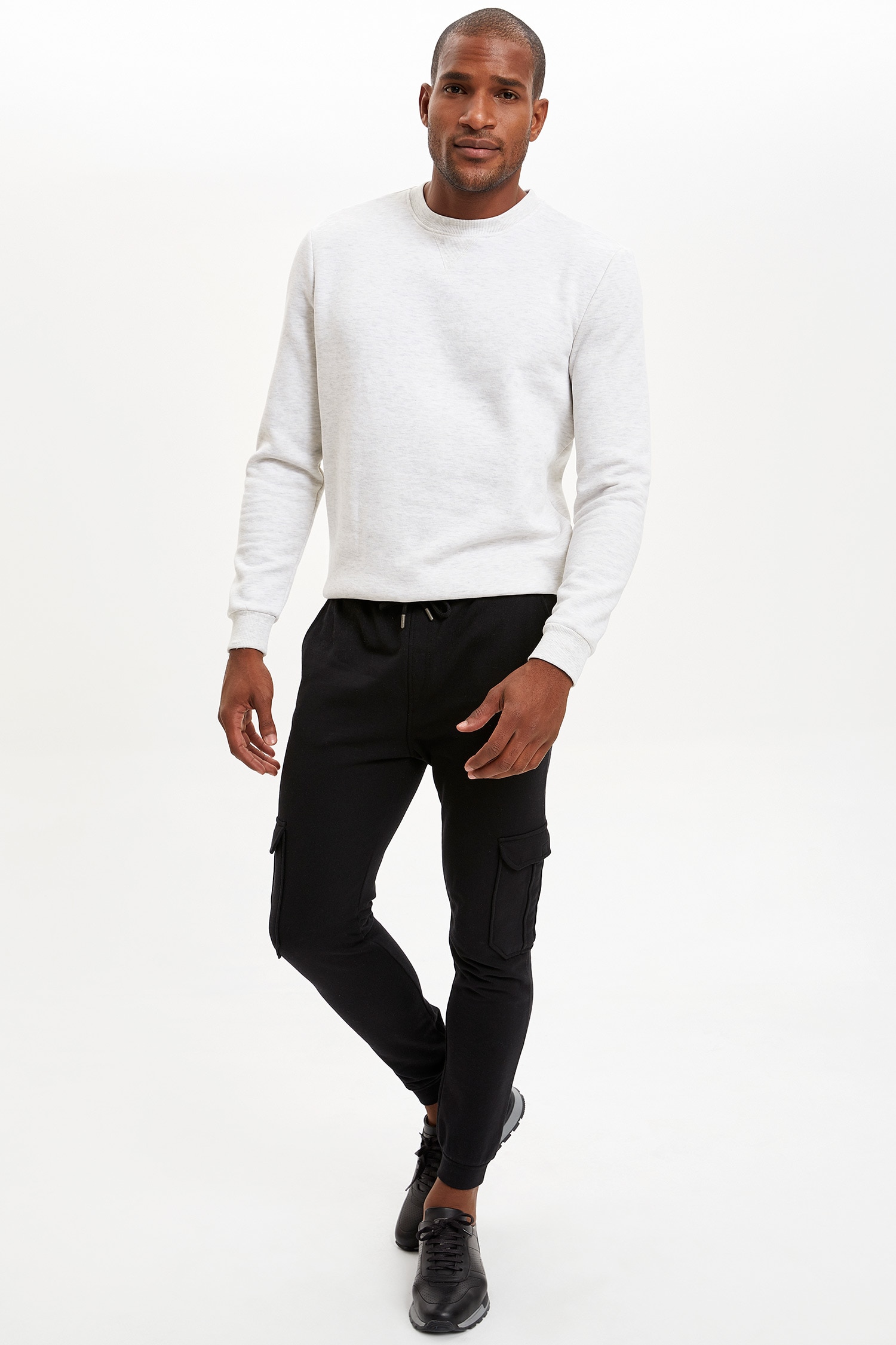 Defacto Basic Regular Fit Sweatshirt. 2