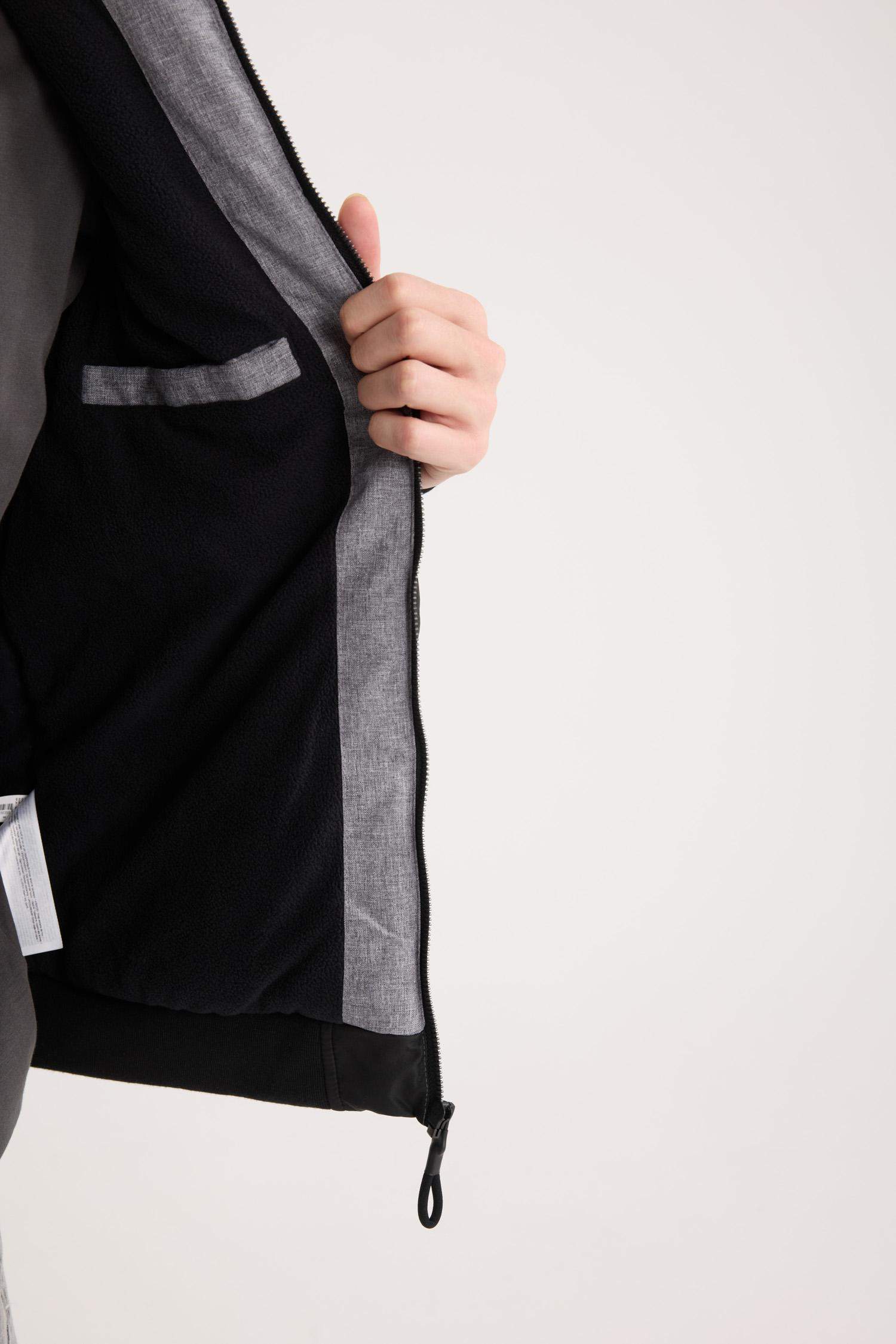 Slim Fit Dar Kesim Renk Bloklu Astarlı Kapüşonlu Fermuarlı Cepli Şişme Mont