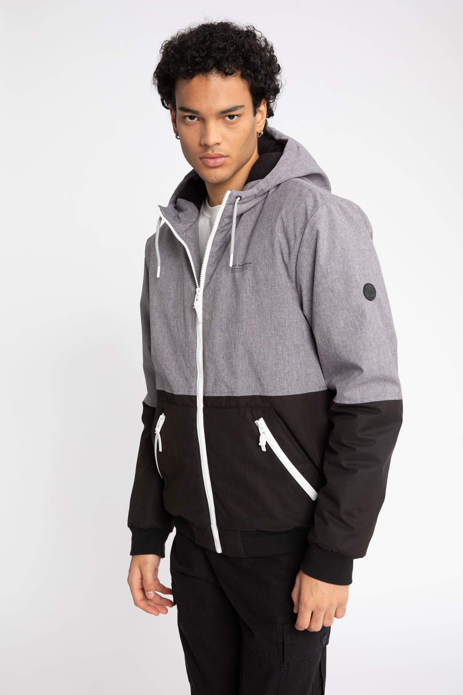 Su İtici Slim Fit Dar Kesim Kapüşonlu Renk Bloklu Fermuarlı Celi Polar Astarlı Mont