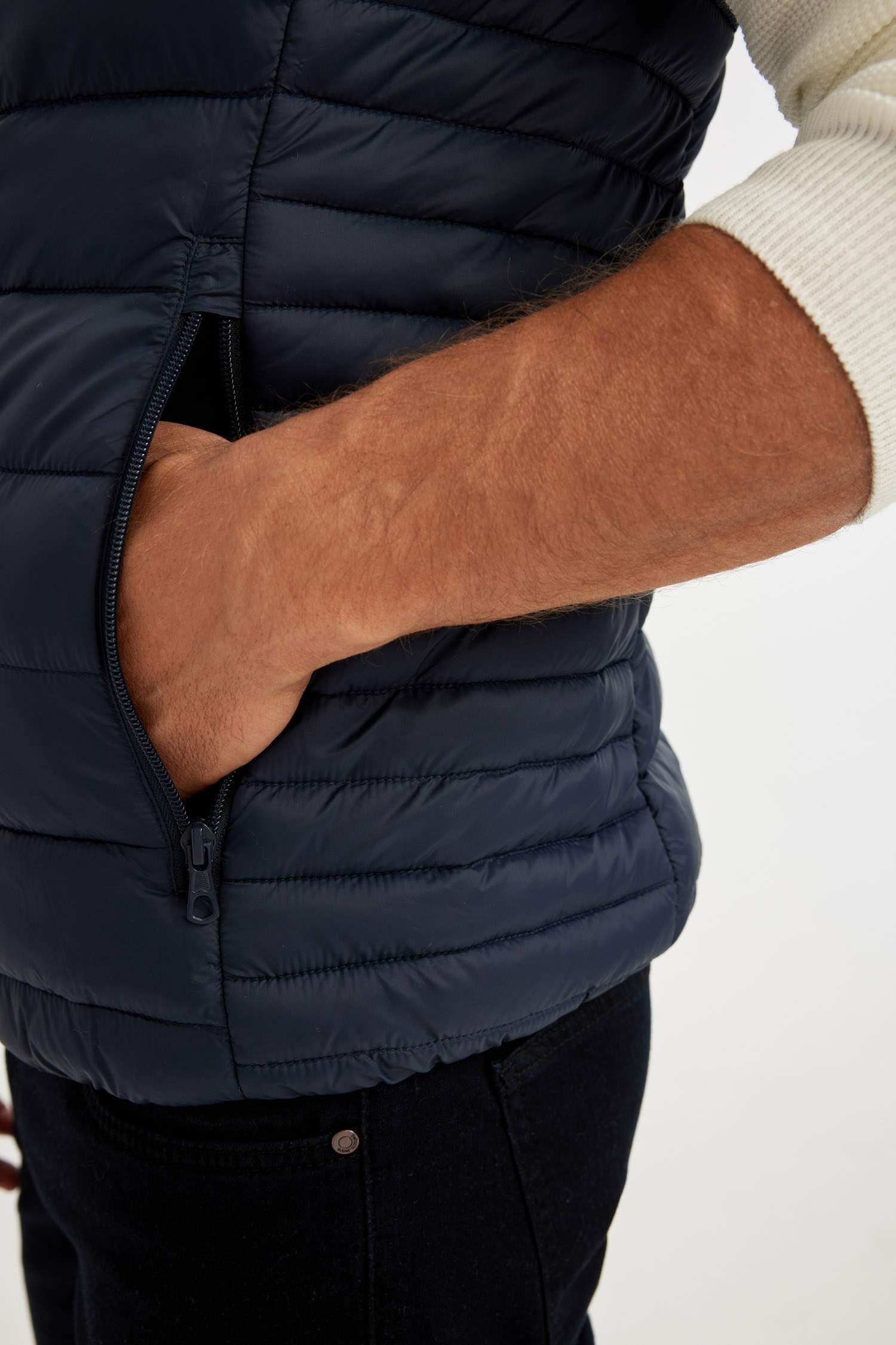 فيست خفيف وتر بروف بياقة واقفة