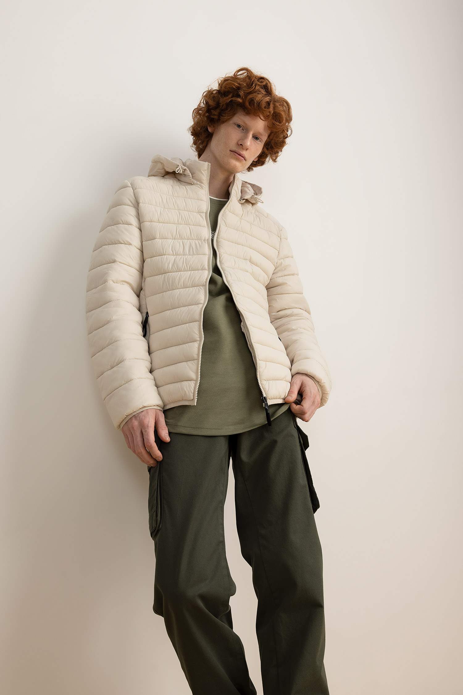 Su İtici Hafif Şişme Mont Slim Fit Dar Kesim Kapüşonlu Fermuarlı Cepli Mevsimlik