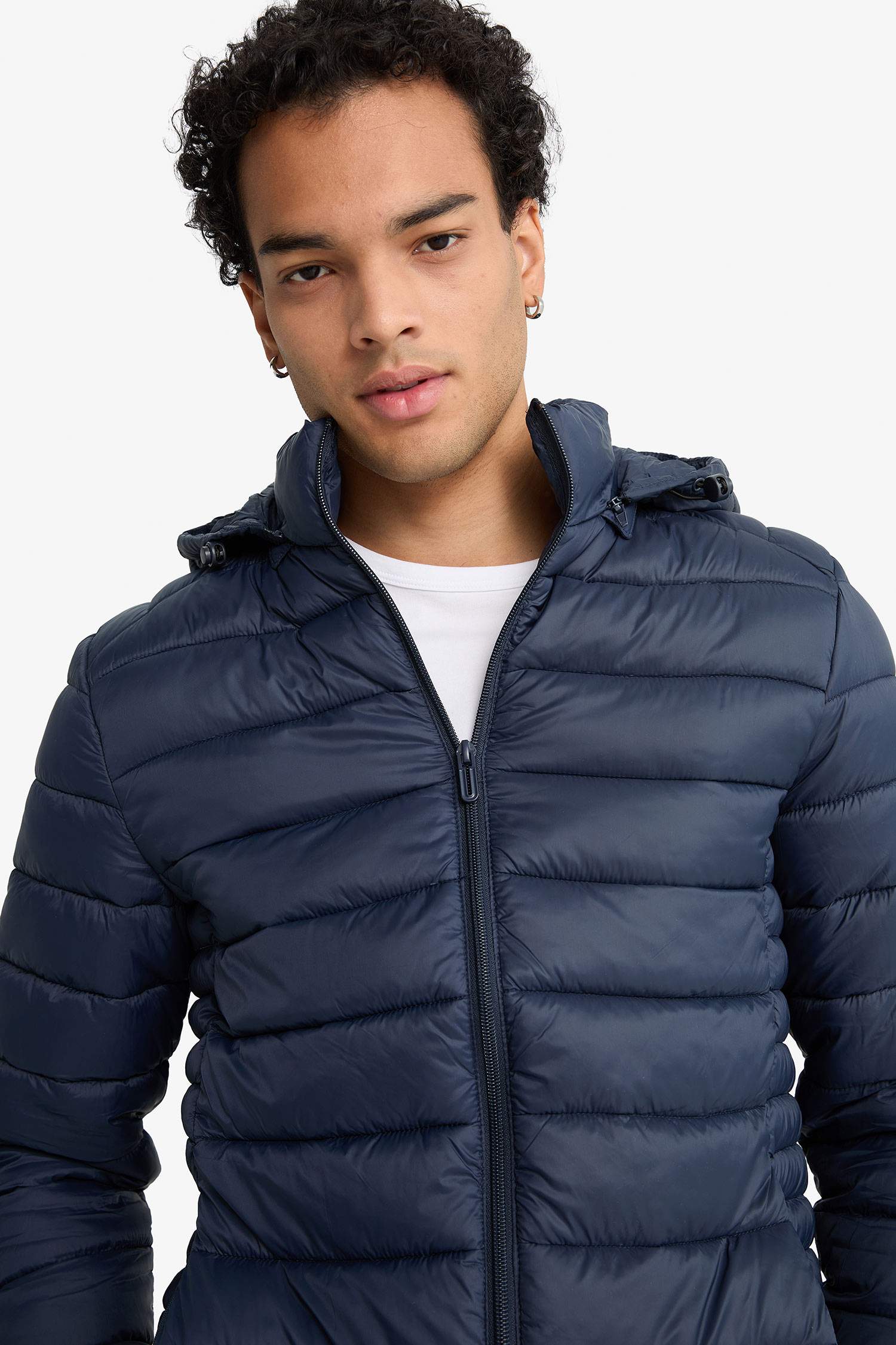 Su İtici Slim Fit Dar Kesim İç Cep Detaylı Kapüşonlu Fermuarlı Cepli Şişme Mont