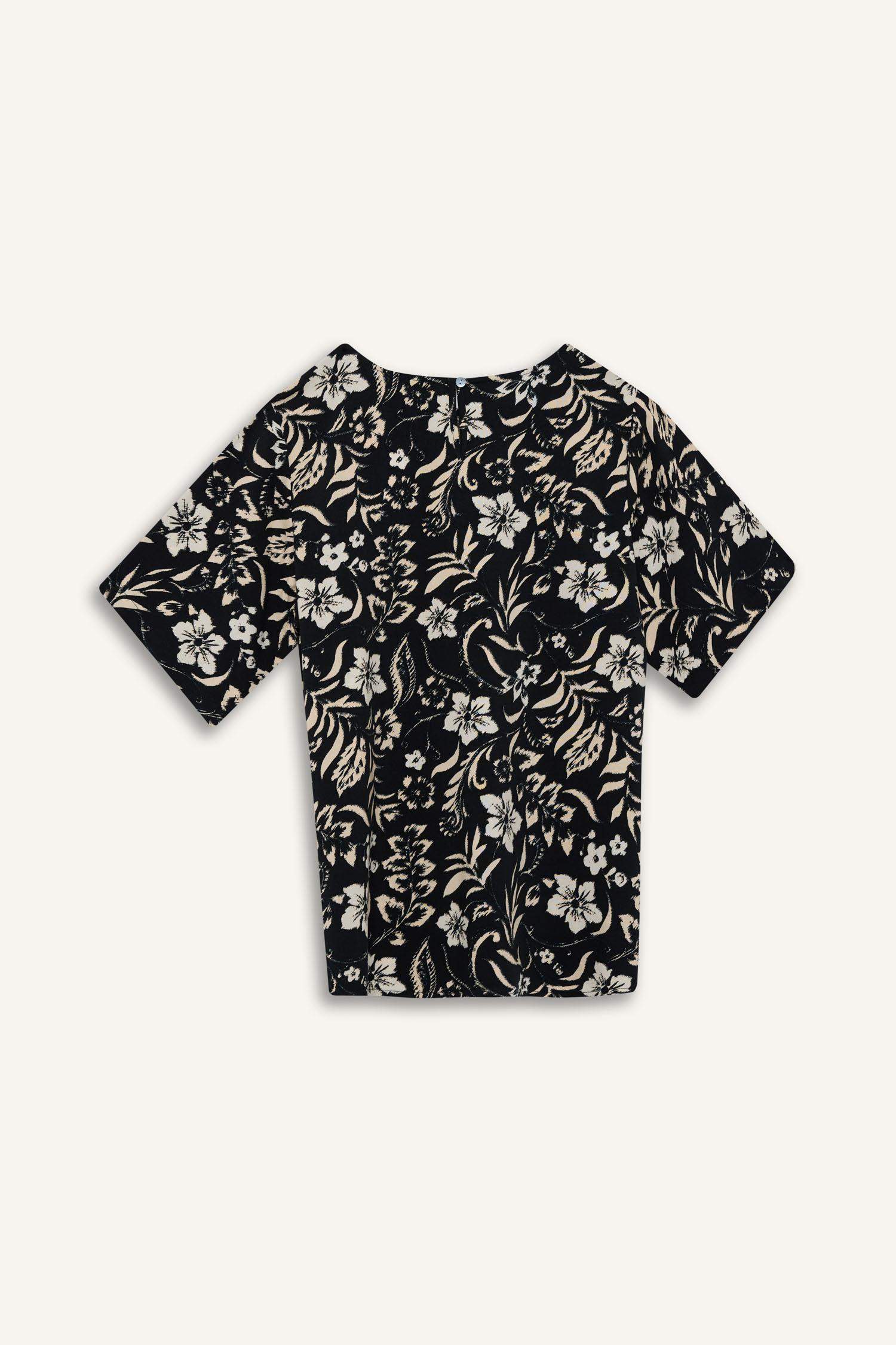 Блузка с круглым вырезом и короткими рукавами стандартного кроя с принтом