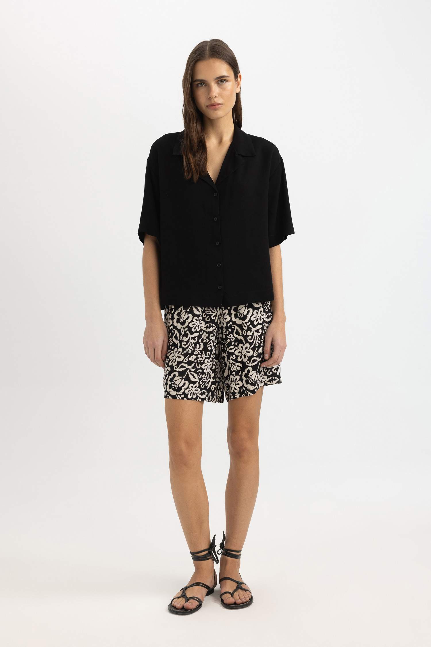 Relax Fit High Waist Wide Leg Shorts