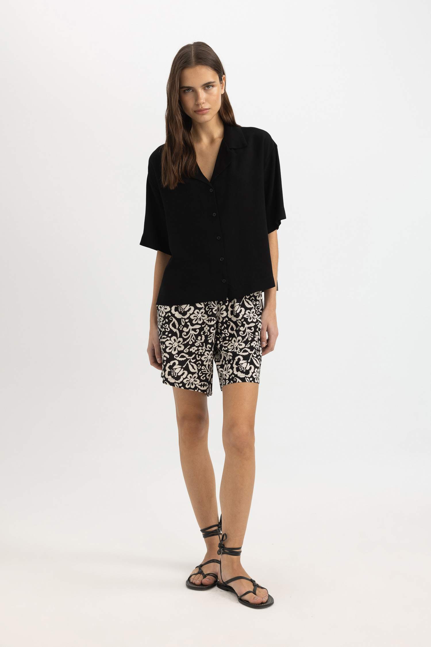 Relax Fit High Waist Wide Leg Shorts