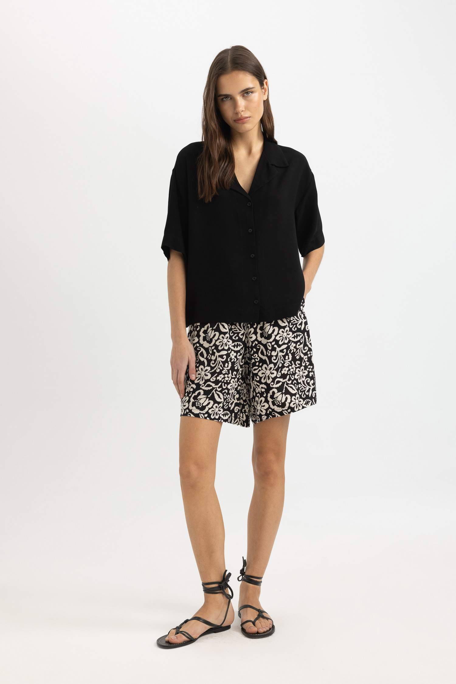 Relax Fit High Waist Wide Leg Shorts