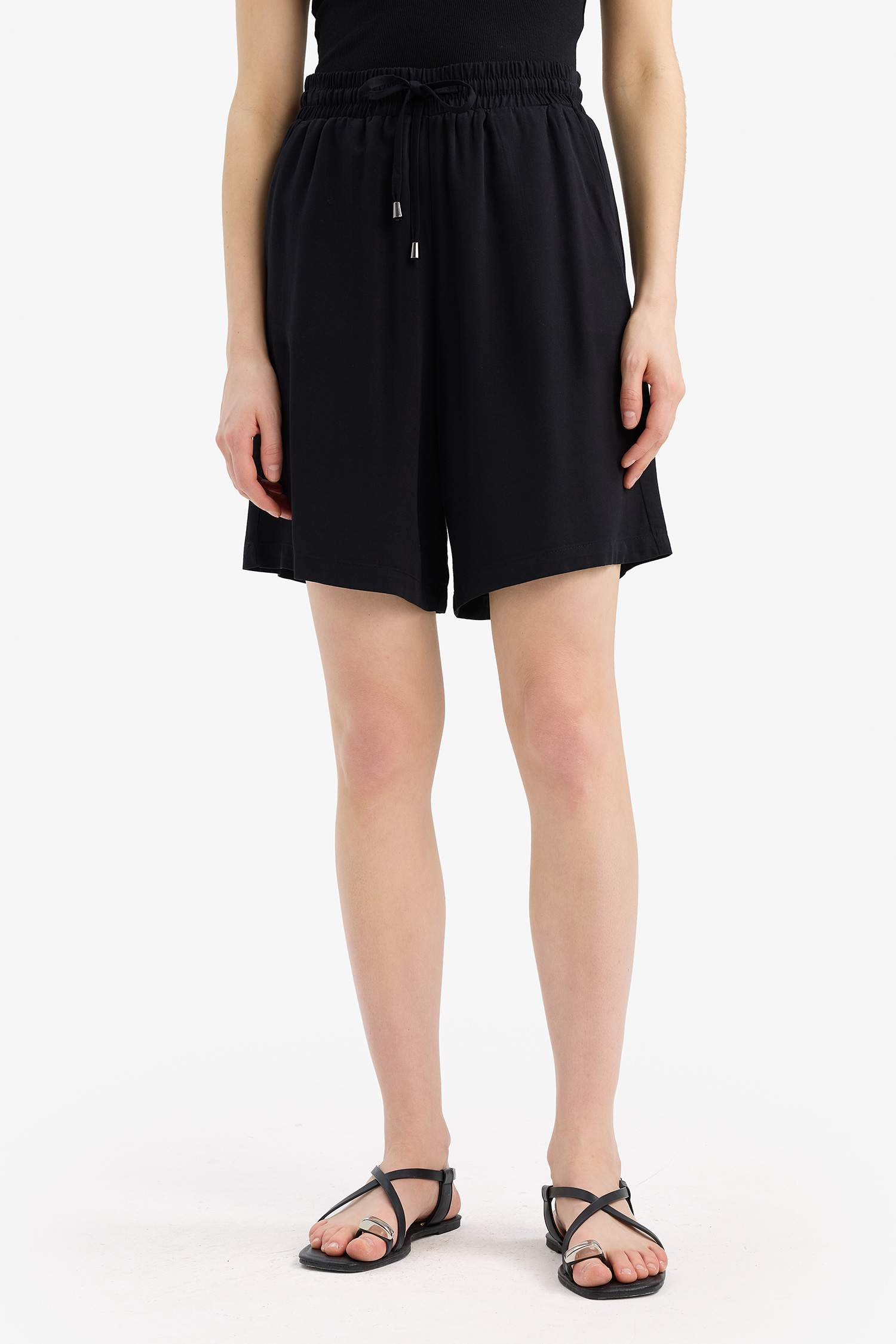 Вискозные Шорты с Высокой Талией и Короткими Штанинами