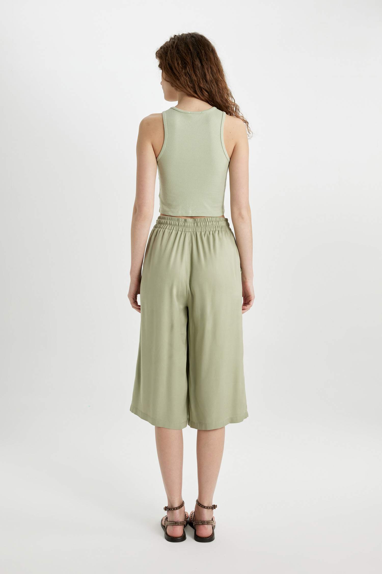 High Waist Crop Fit Viscose Capri