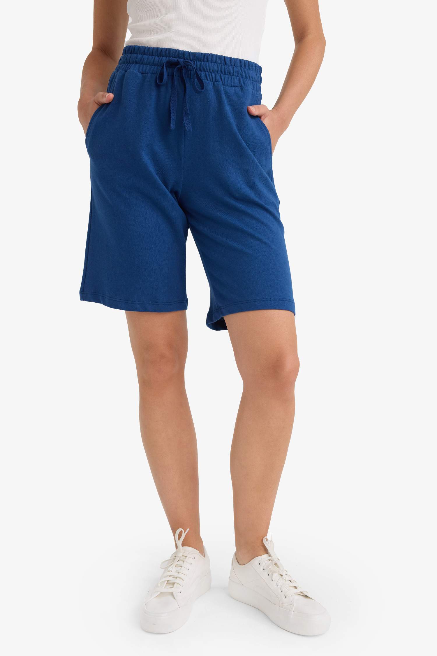 Regular Fit Beli Lastikli Düz Paça Bermuda Şort