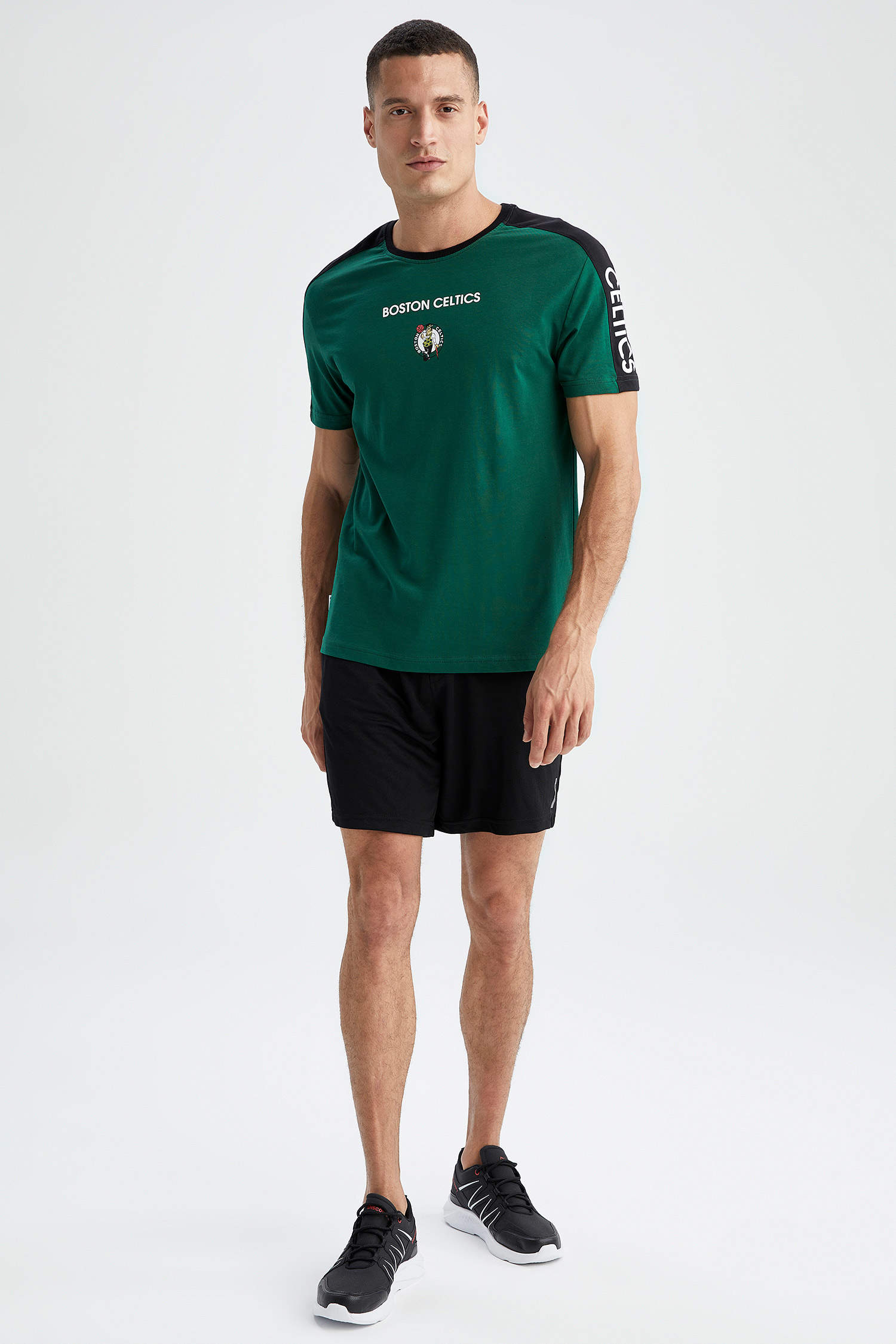 Green MAN Boston Celtics Licensed T-Shirt 2657320