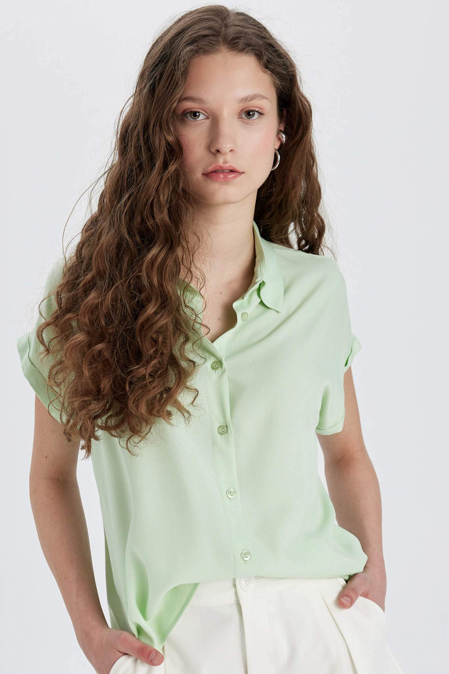 Regular Fit Basic Düz Kısa Kollu Gömlek