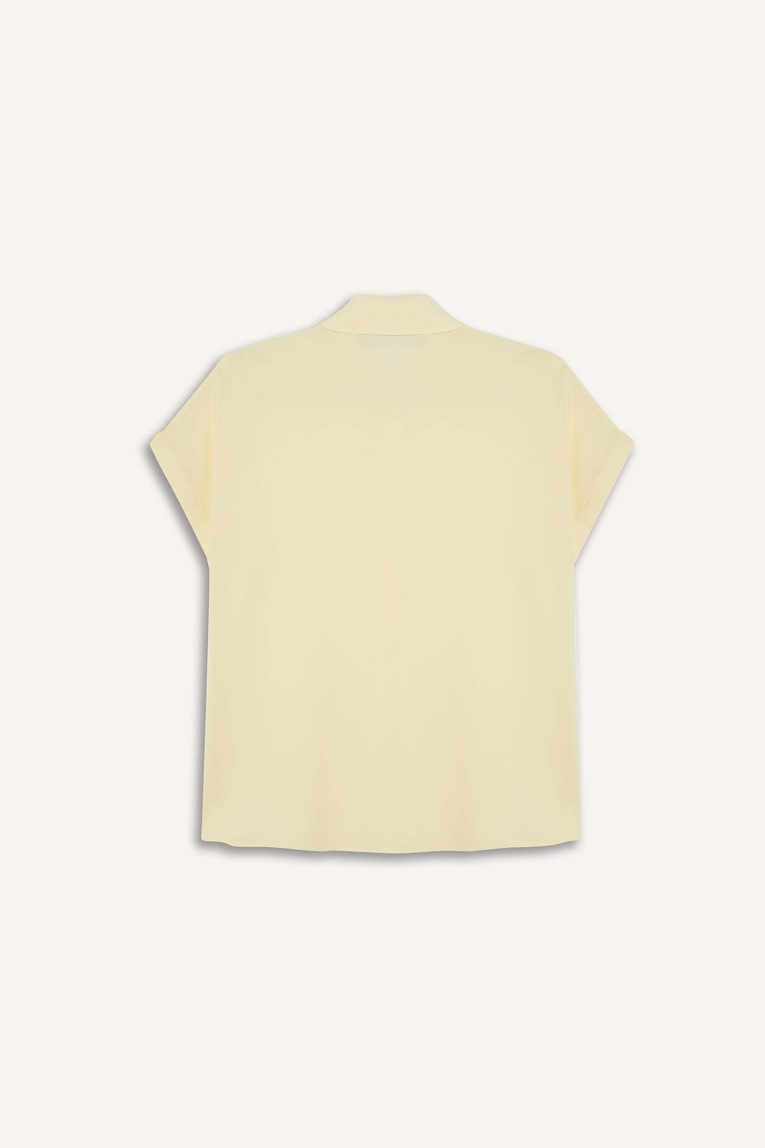 قميص نص كم قصة عادية