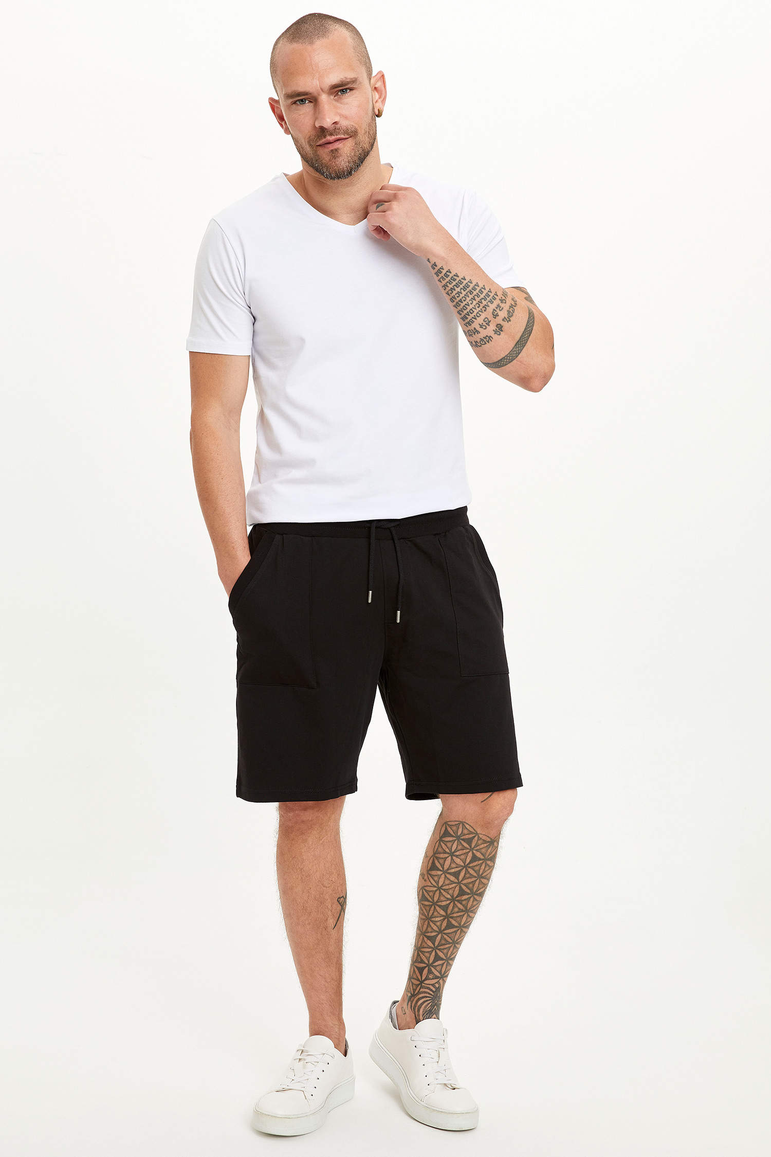 Black MAN Regular Fit Shorts 1197523 | DeFacto