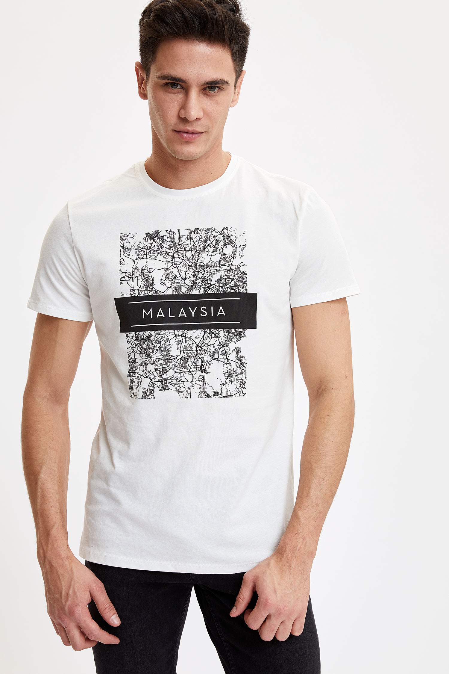 Defacto Baskılı Slim Fit T-shirt. 1