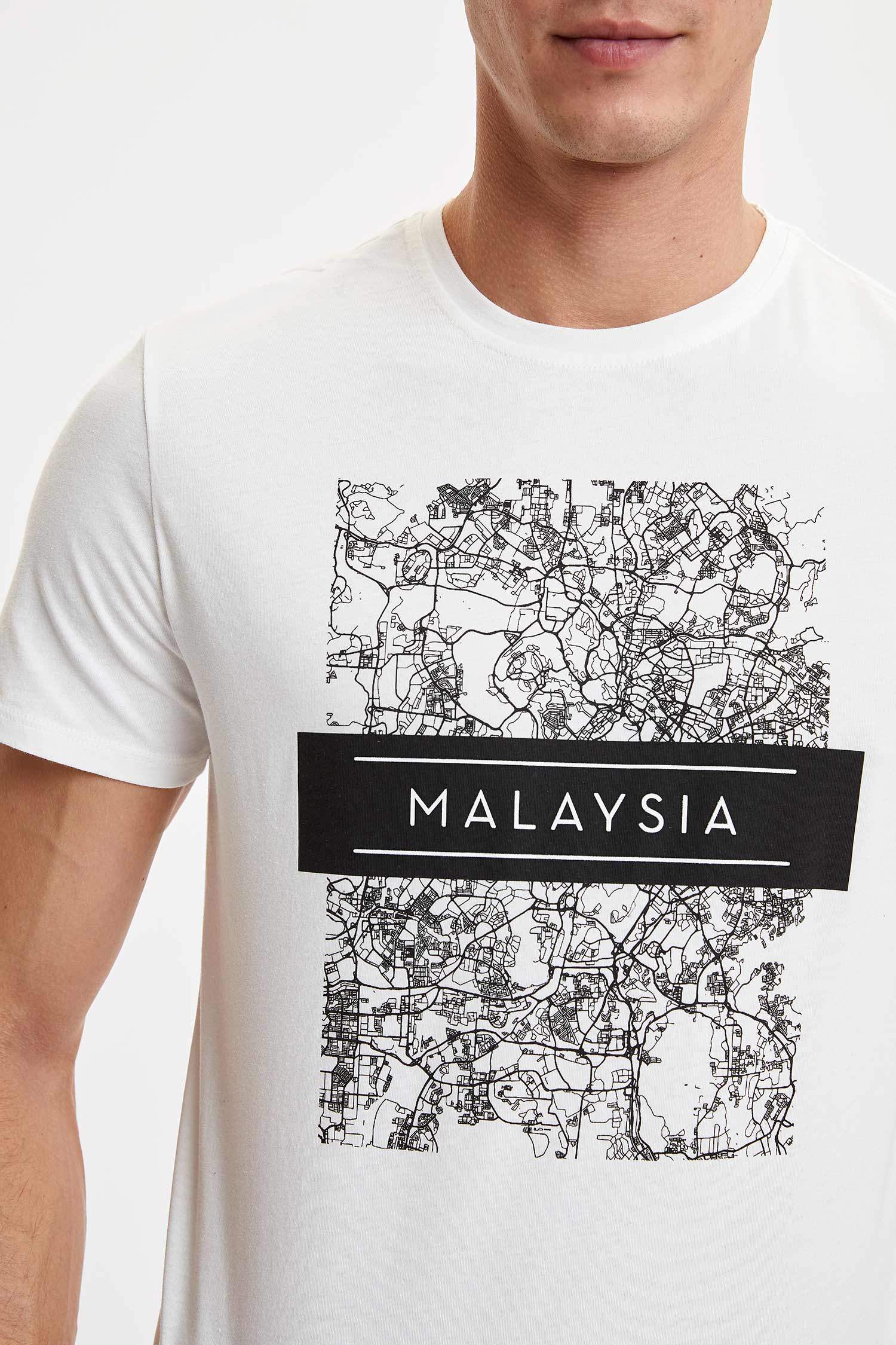 Defacto Baskılı Slim Fit T-shirt. 4