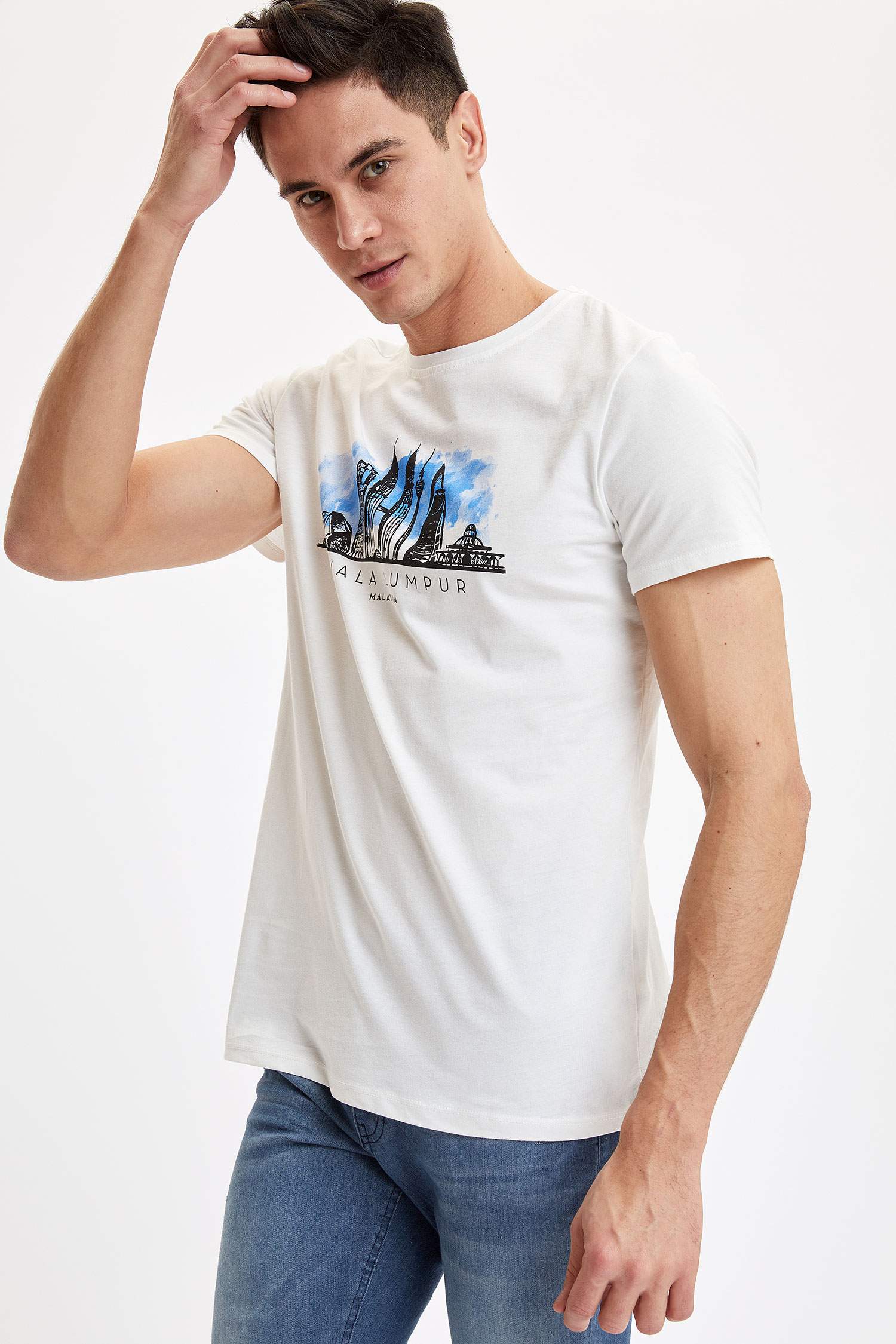 Defacto Baskılı Slim Fit T-Shirt. 1