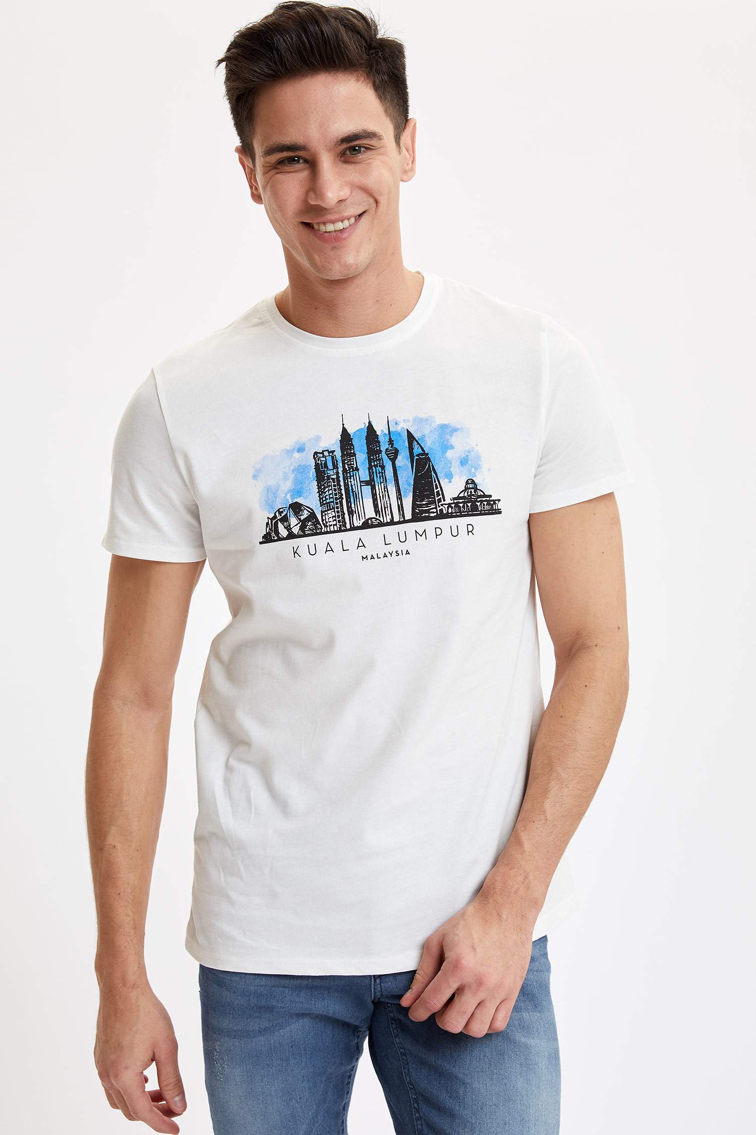 Defacto Baskılı Slim Fit T-Shirt. 3