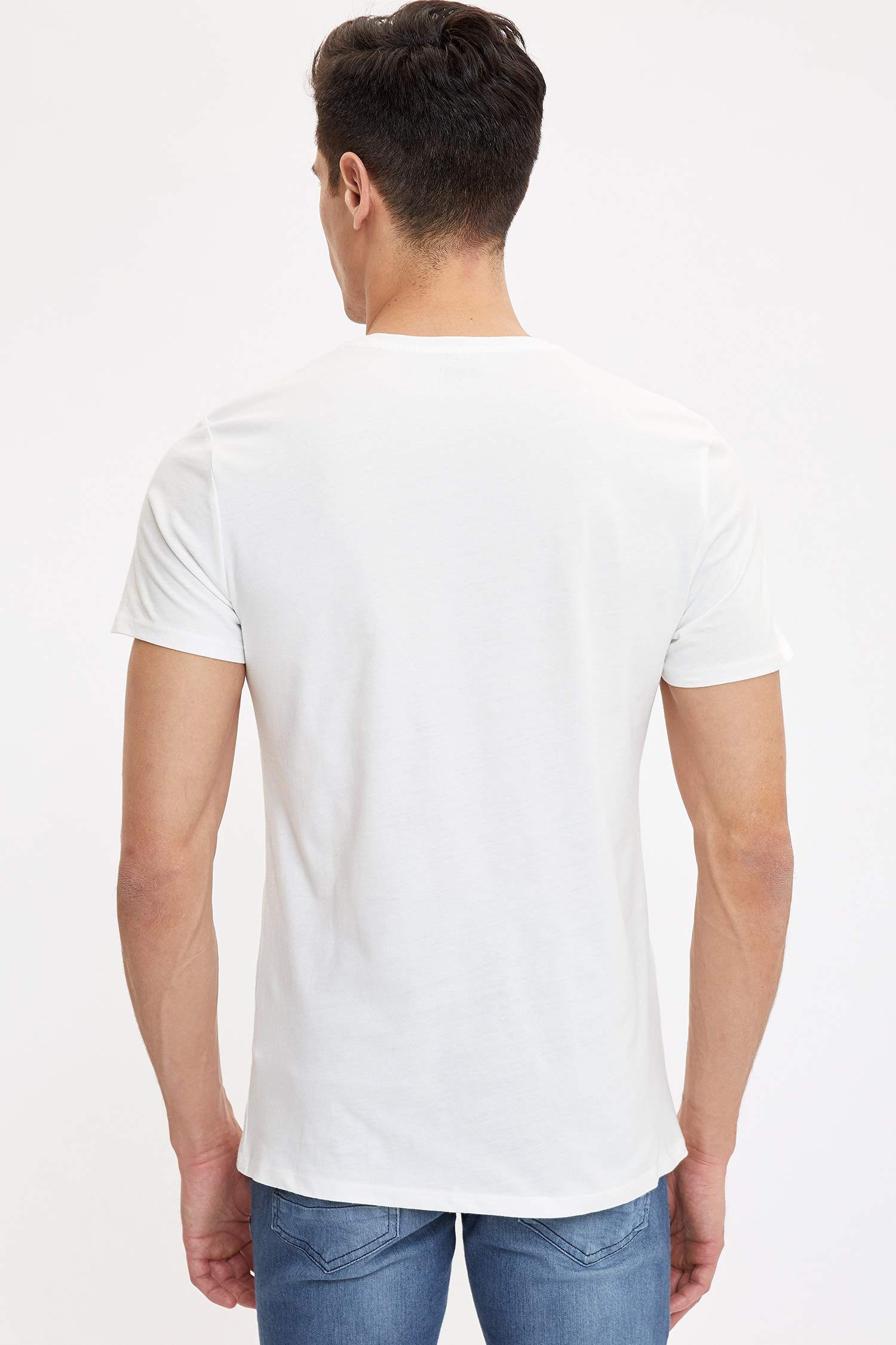 Defacto Baskılı Slim Fit T-Shirt. 5