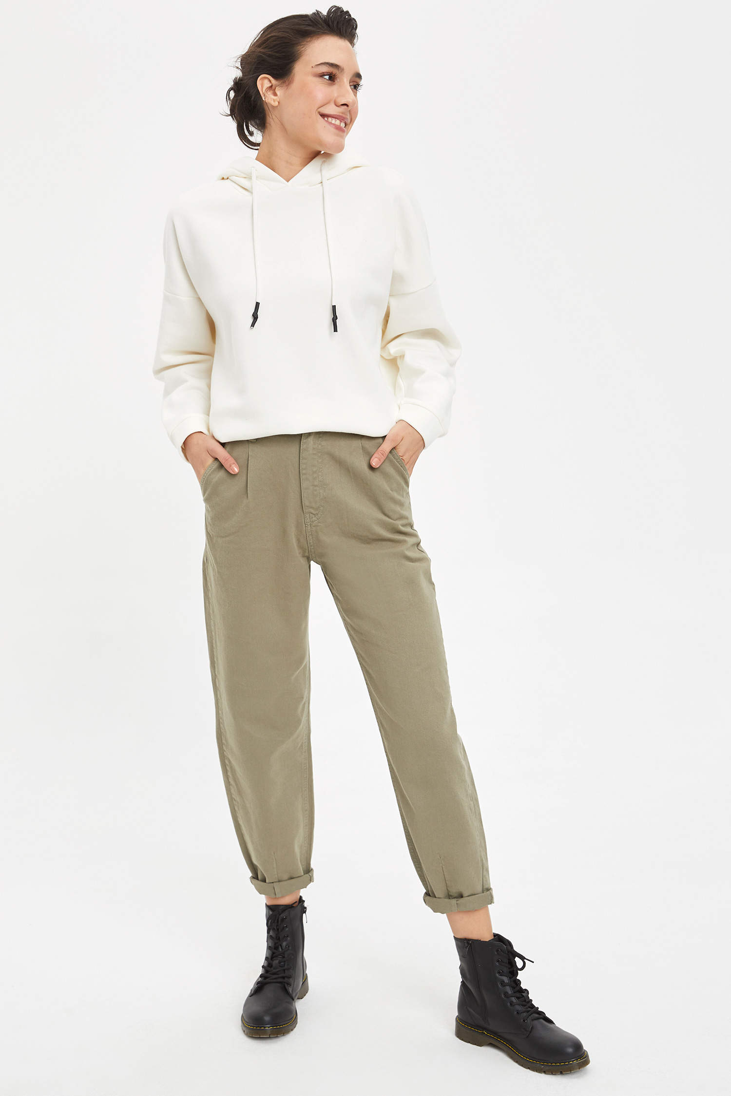 Boohoo Slouchy Relaxed Fit Wide Leg Dress Pants in White | Lyst Canada