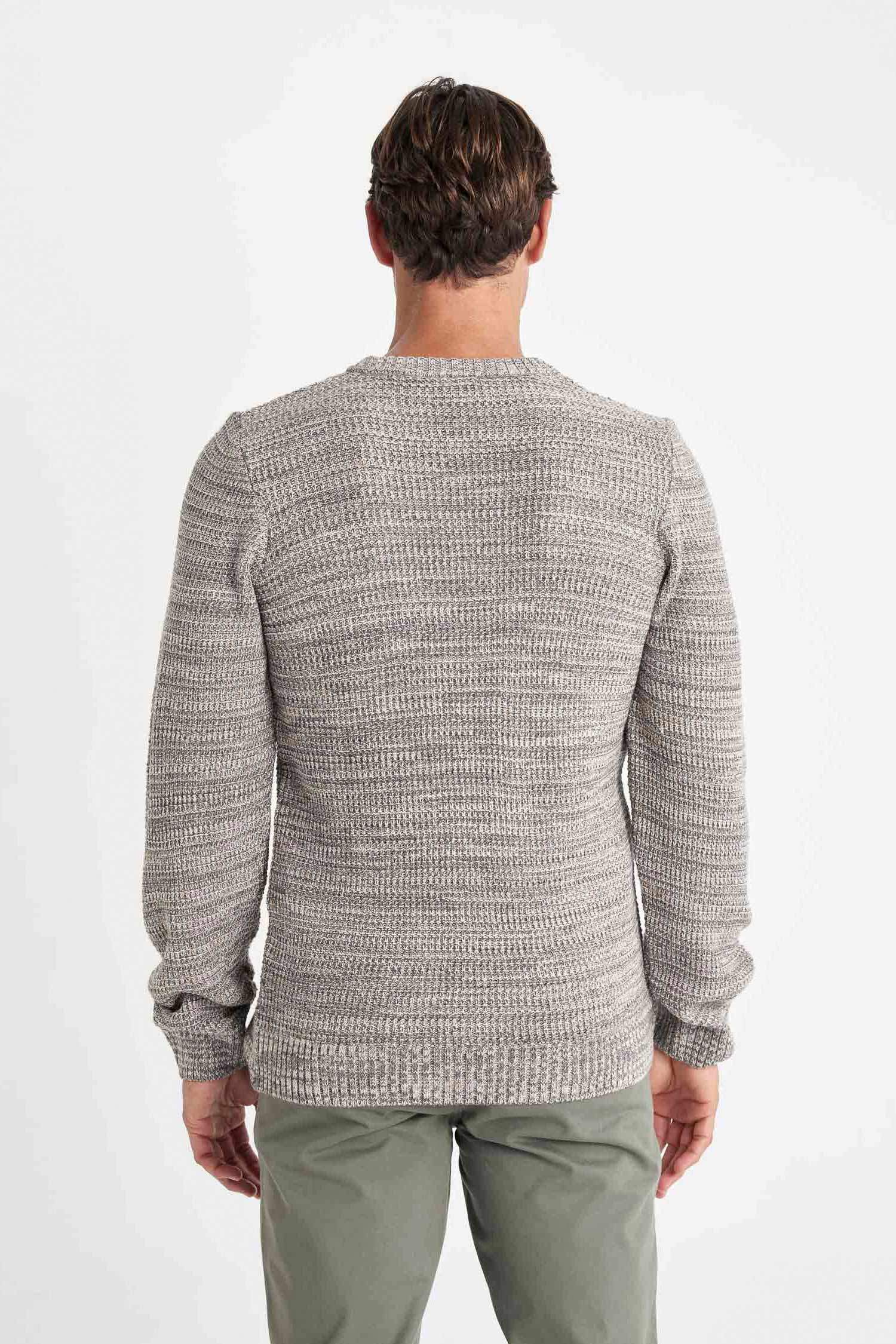 Standard Fit Crew Neck Basic Knitted Pullover