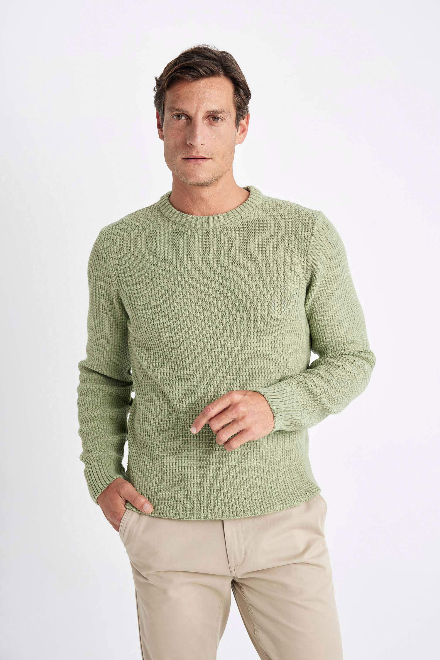 Standard Fit Crew Neck Knitwear Pullover