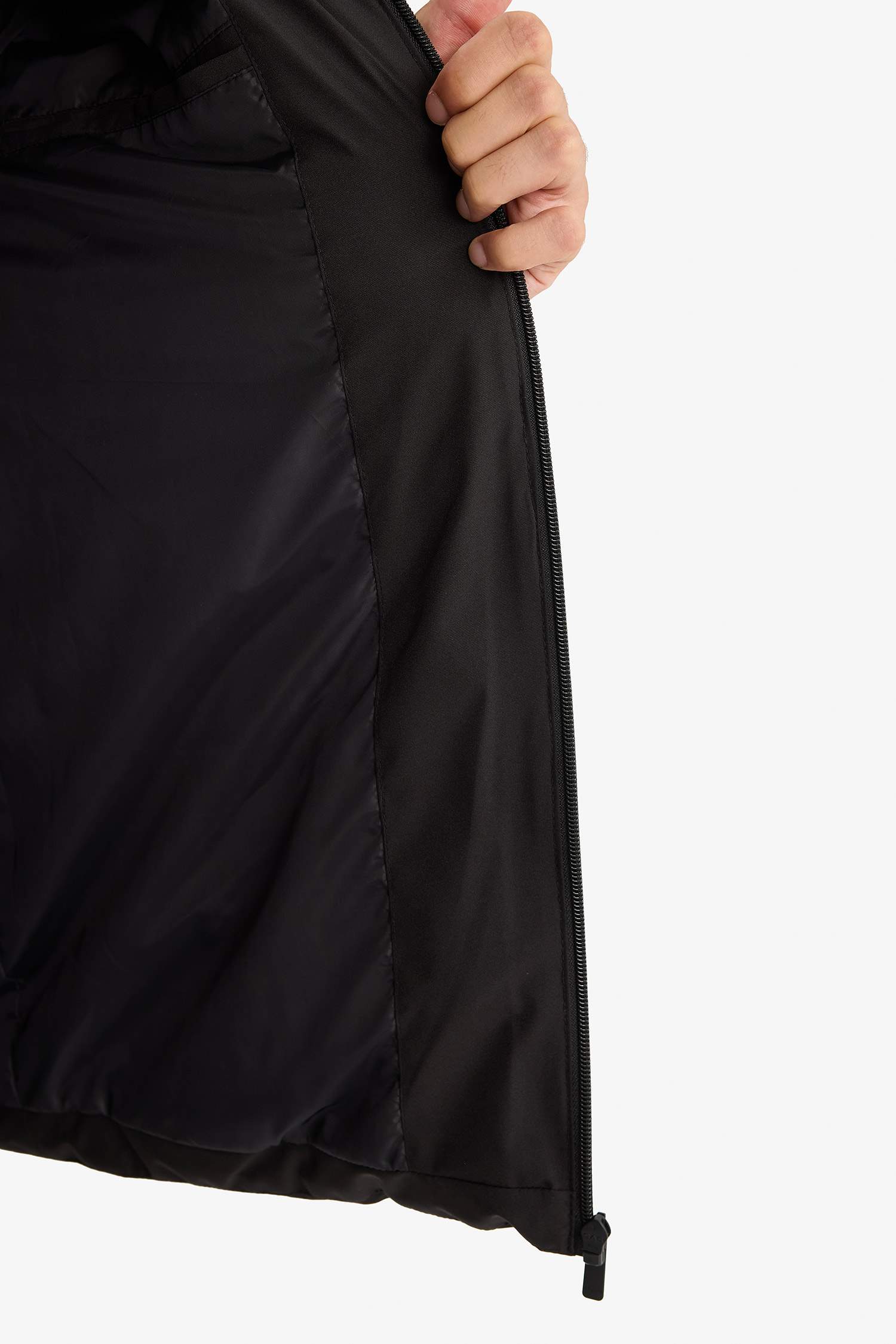 Куртка приталеного крою для чоловіків