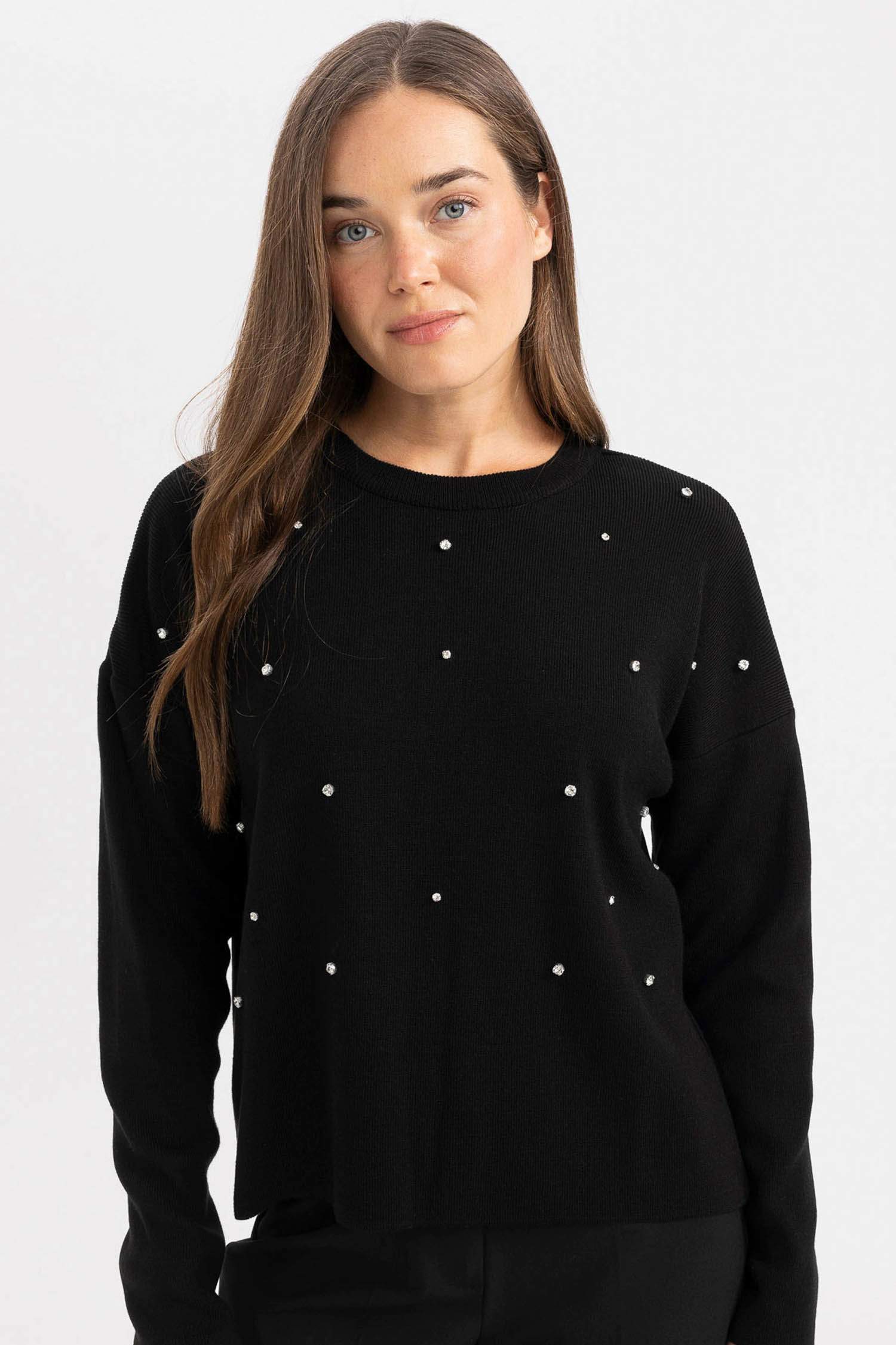 Regular Fit Bisiklet Yaka Taşlı Siyah Triko Kazak