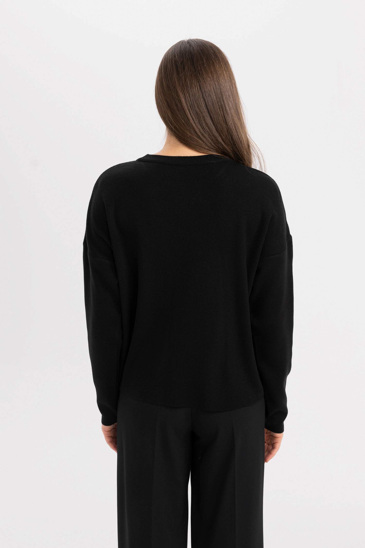 Regular Fit Bisiklet Yaka Taşlı Siyah Triko Kazak