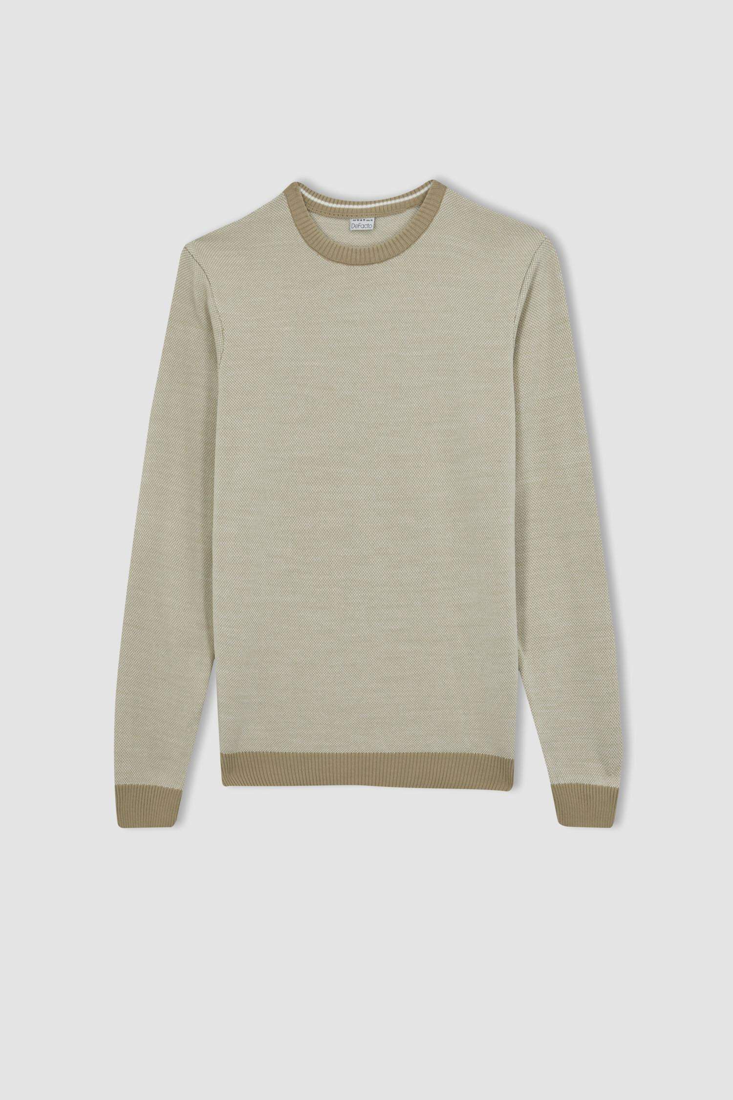 Standard Fit Crew Neck Knitted Pullover