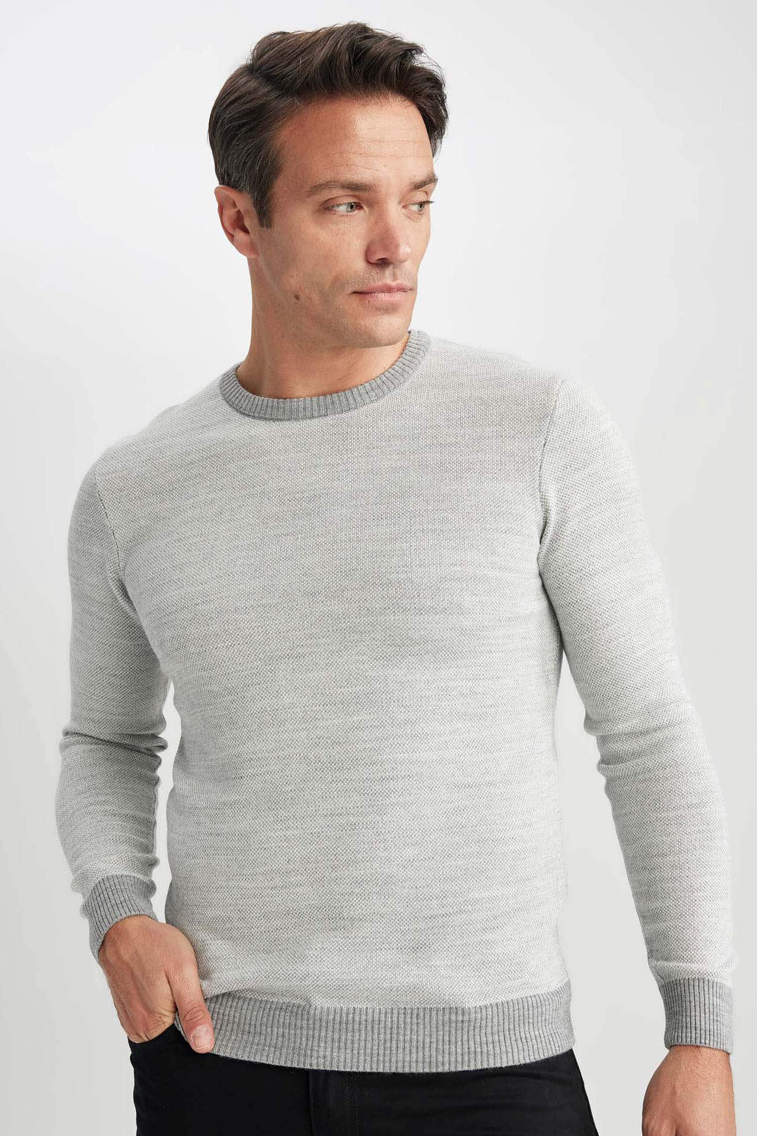 بلوفر تريكو قصة عادية برقبة مستديرة