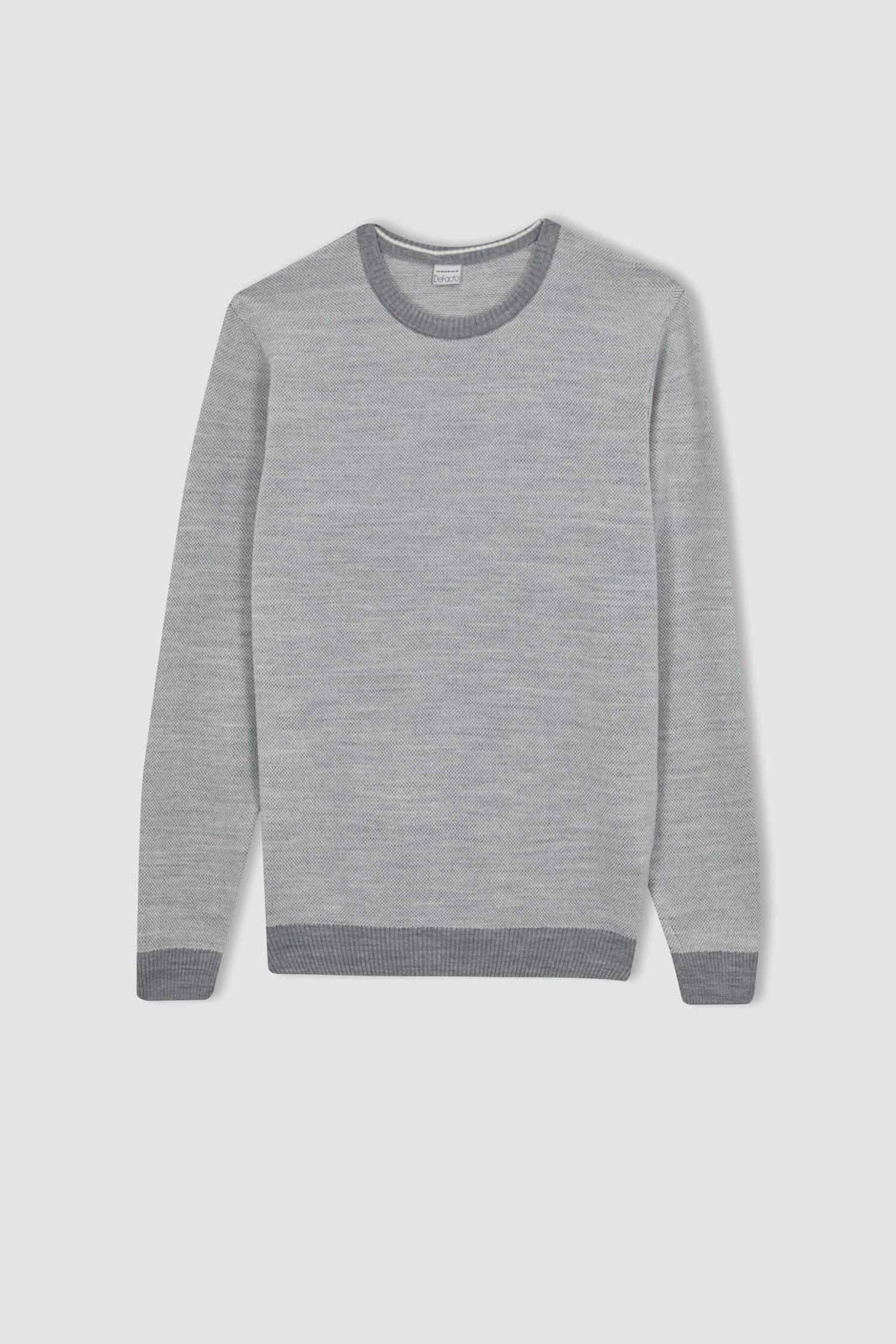 بلوفر تريكو قصة عادية برقبة مستديرة