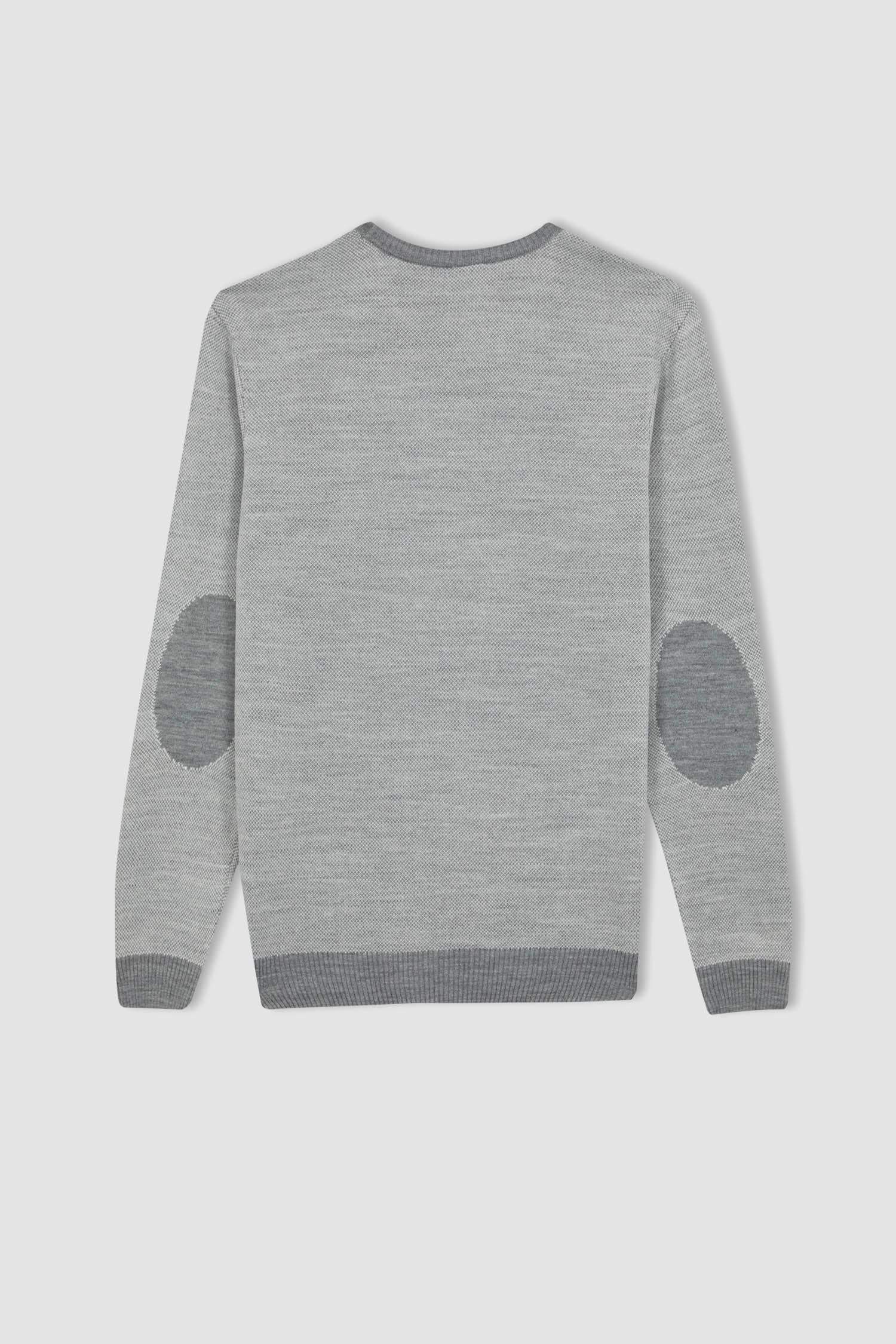 بلوفر تريكو قصة عادية برقبة مستديرة